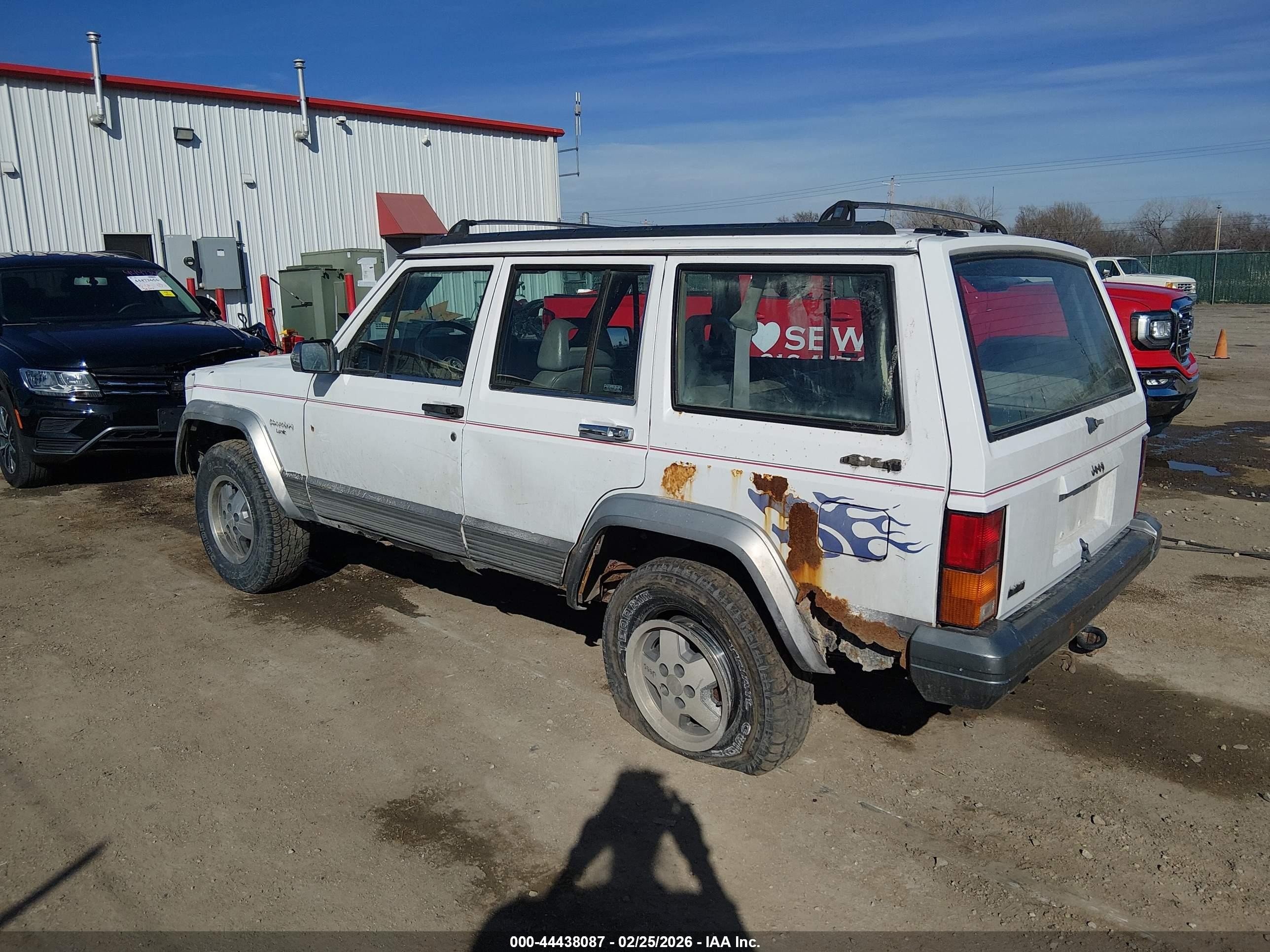 1992 Jeep Cherokee Laredo Белый vin: 1J4FJ58S9NL250248