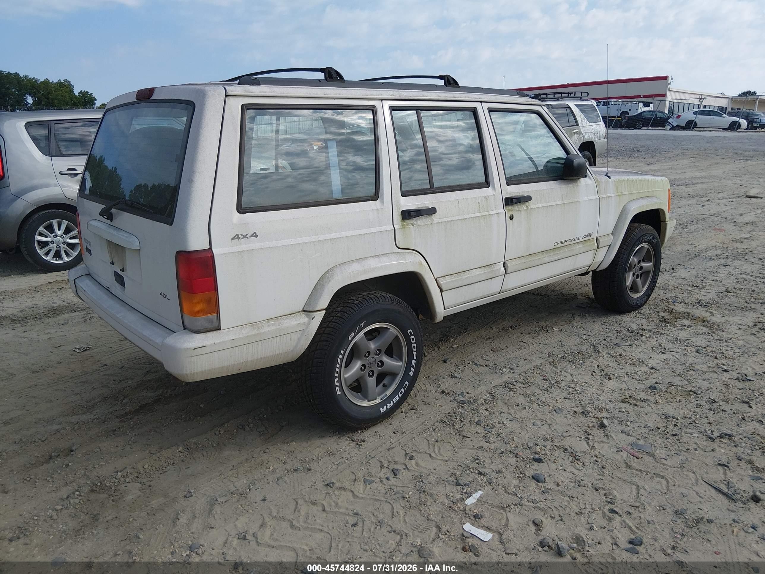 1998 Jeep Cherokee Classic/sport White vin: 1J4FJ68S0WL275742