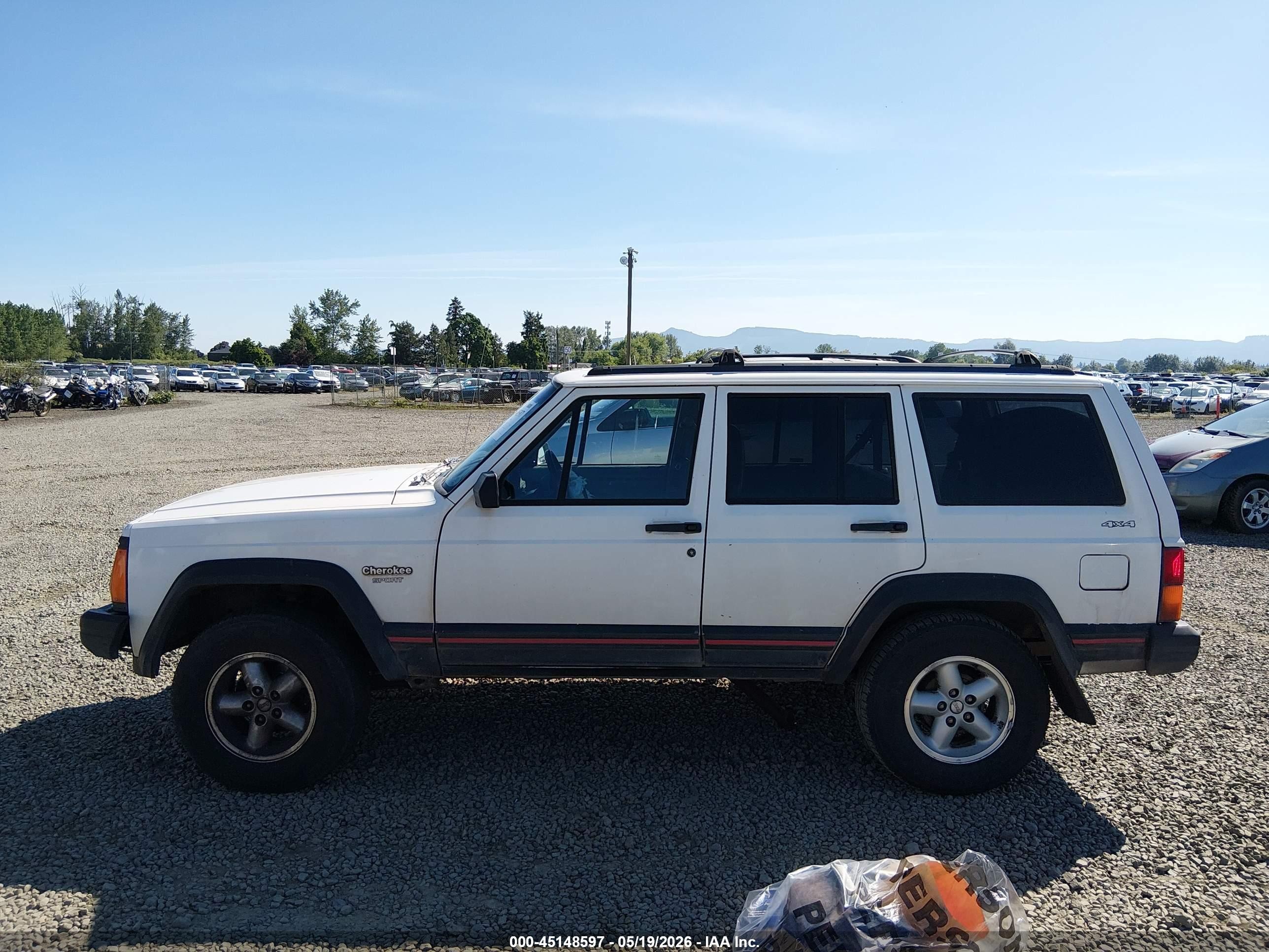 1996 Jeep Cherokee Sport/classic White vin: 1J4FJ68S1TL277978