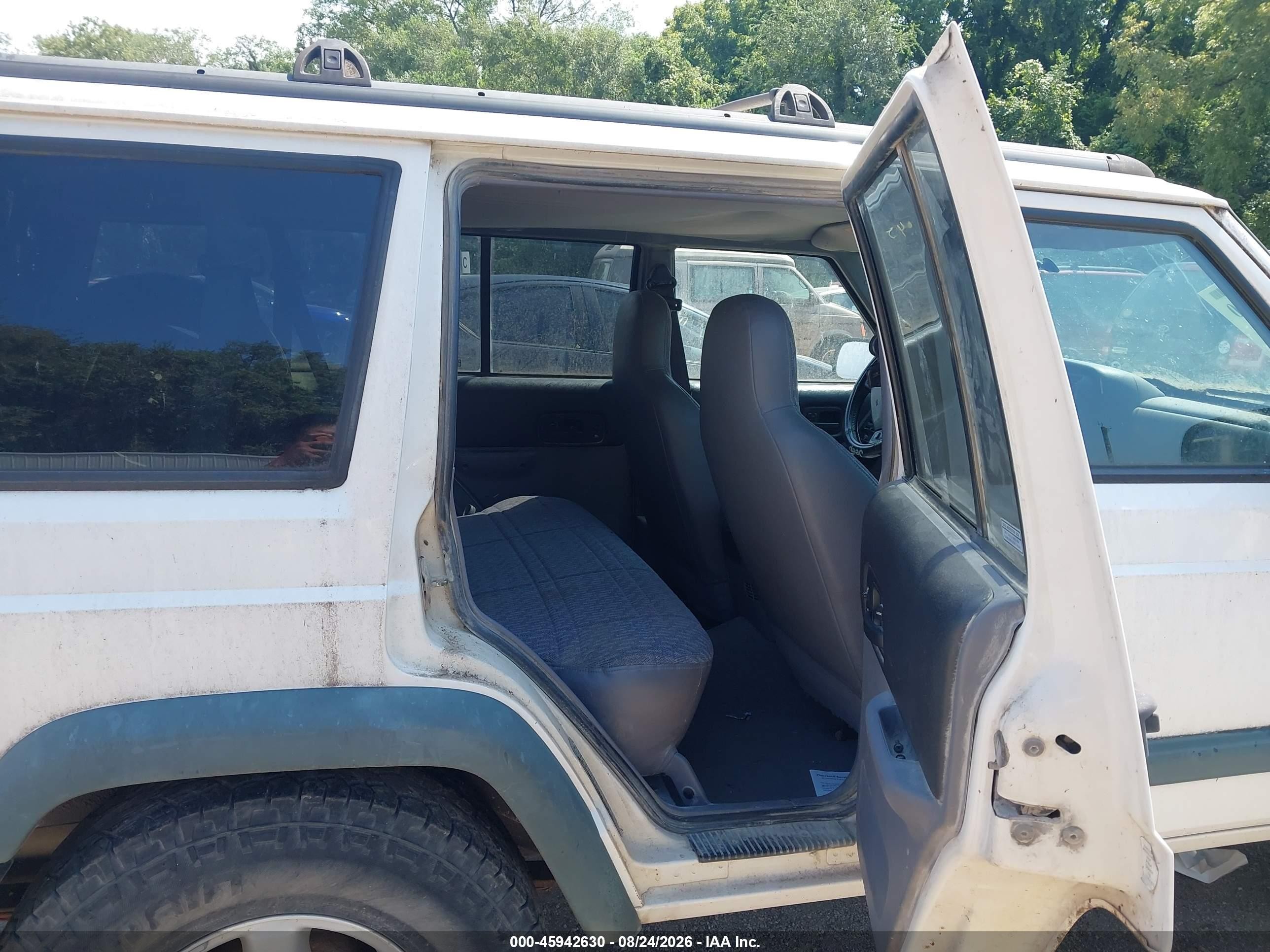 1998 Jeep Cherokee Classic/sport Белый vin: 1J4FJ68S2WL217423