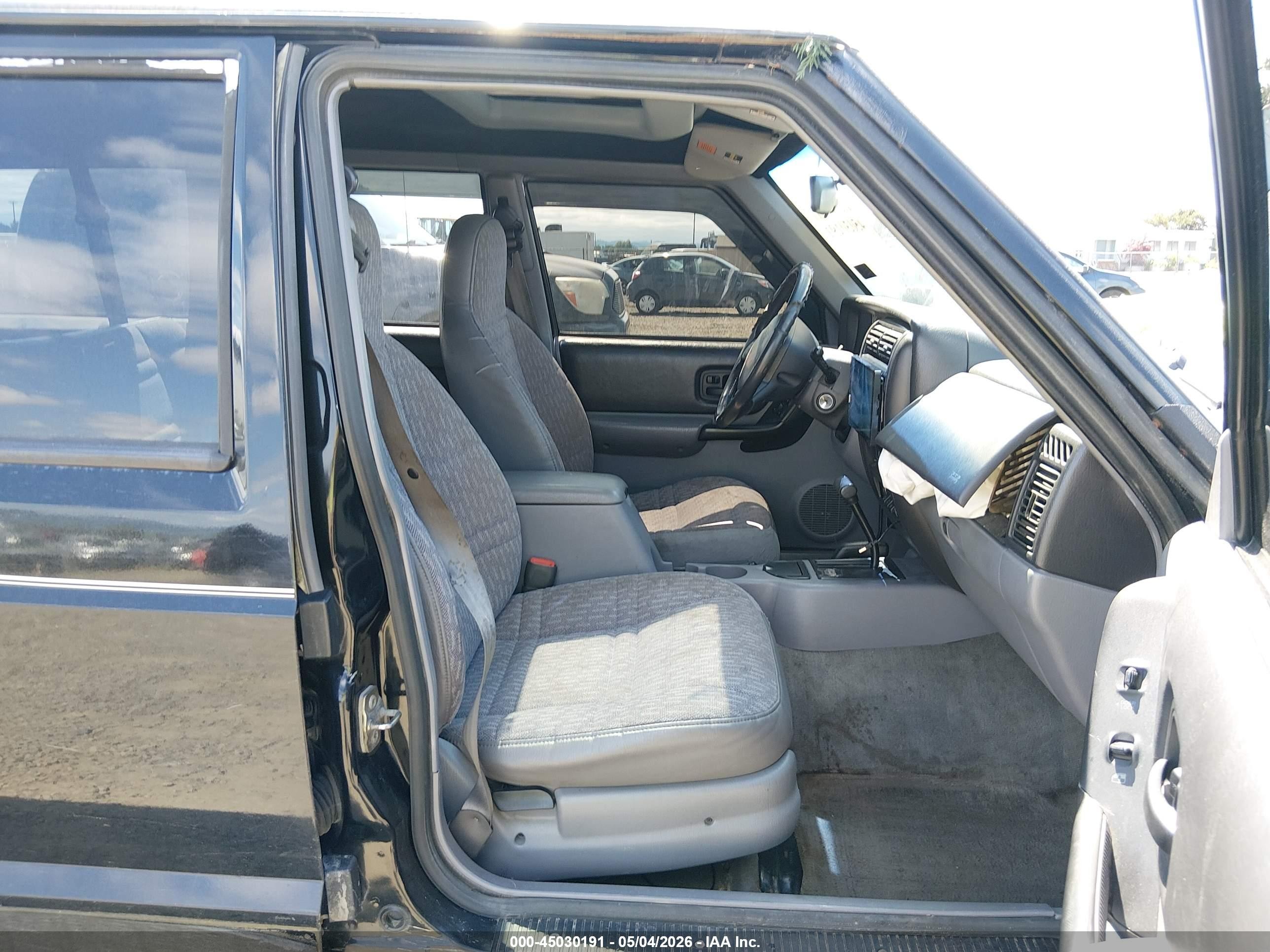 1998 Jeep Cherokee Classic/sport Black vin: 1J4FJ68S3WL190359