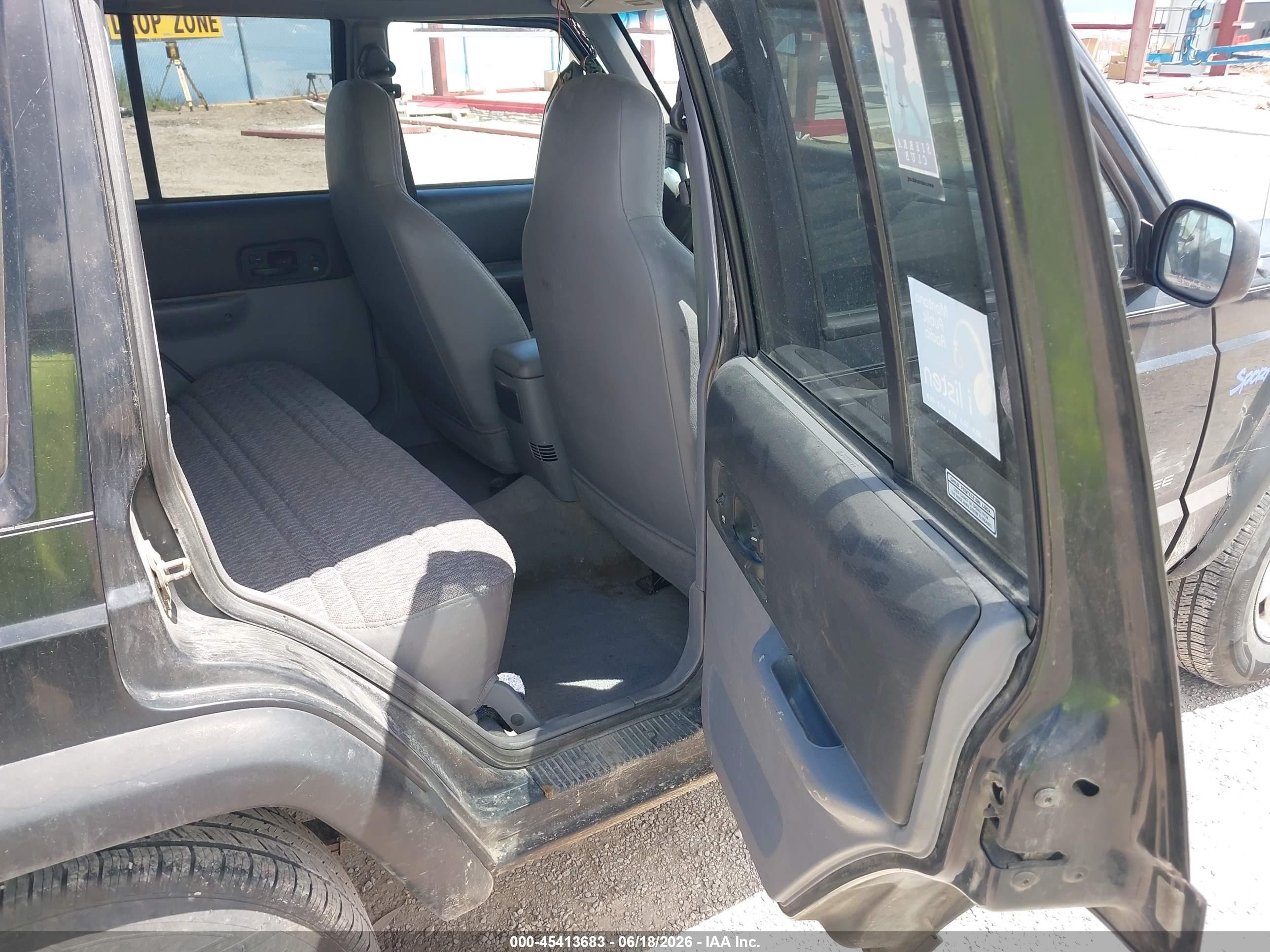 1998 Jeep Cherokee Classic/sport Black vin: 1J4FJ68S4WL209582