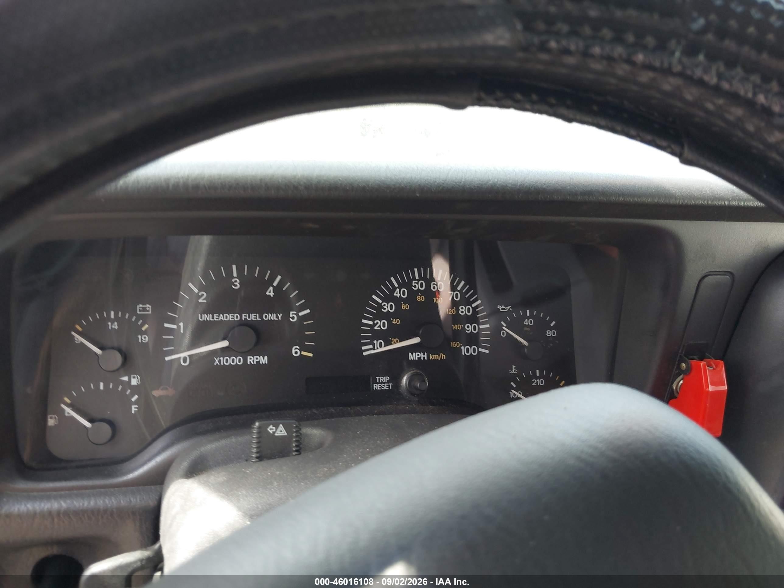 1998 Jeep Cherokee Classic/sport Red vin: 1J4FJ68S5WL208554