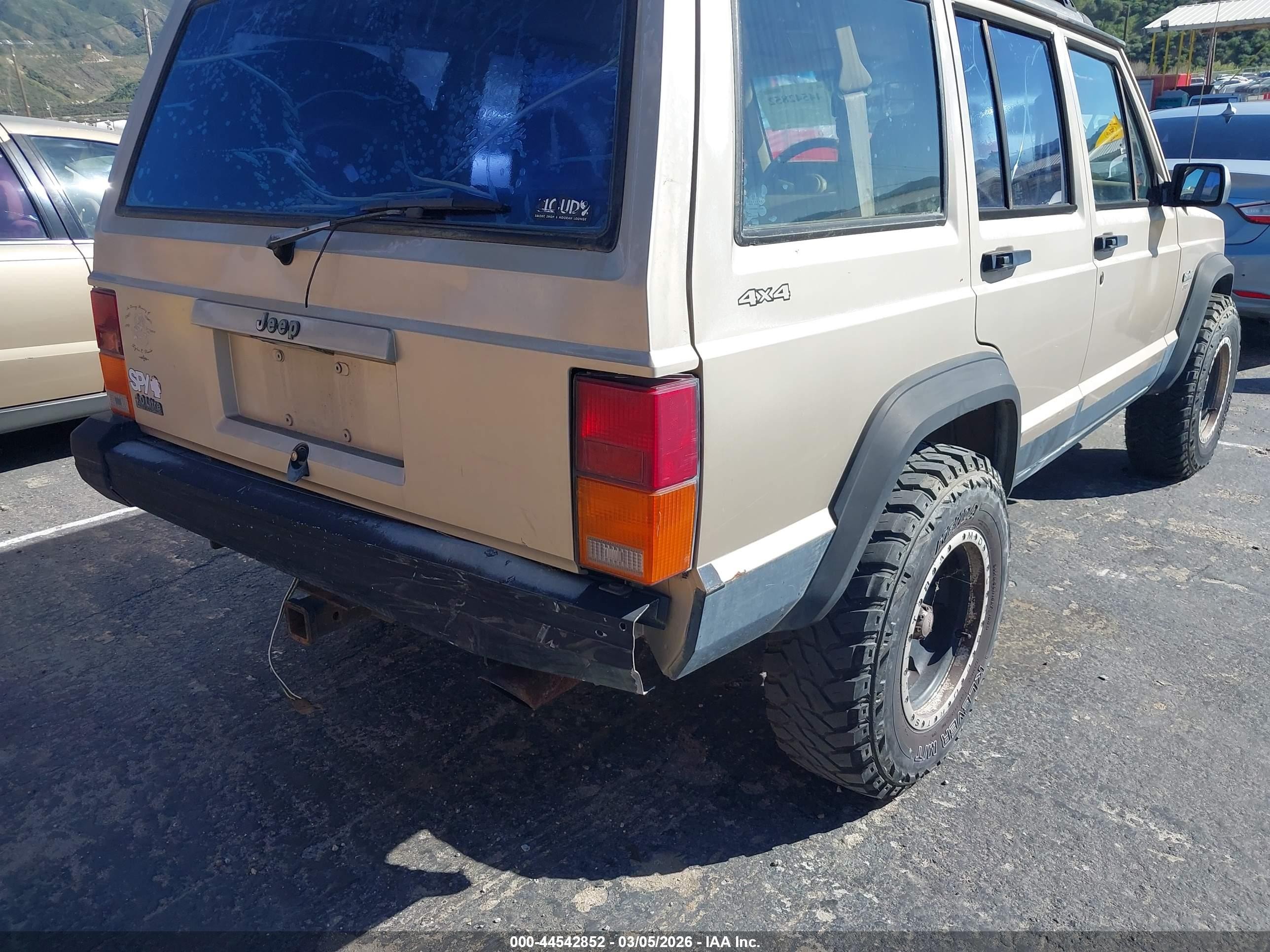 1993 Jeep Cherokee Sport Tan vin: 1J4FJ68S6PL515958