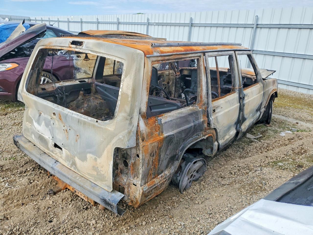 1998 Jeep Cherokee Sport Пожар vin: 1J4FJ68S6WL190582