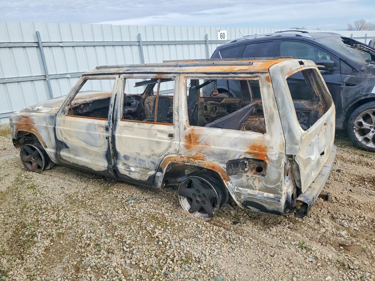 1998 Jeep Cherokee Sport Пожар vin: 1J4FJ68S6WL190582