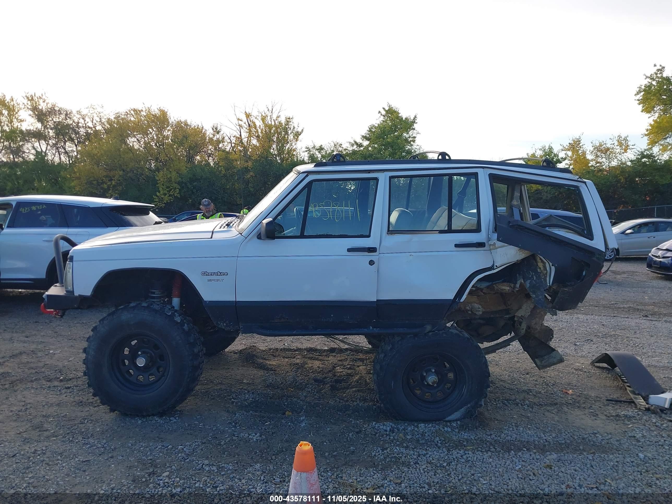 1993 Jeep Cherokee Sport White vin: 1J4FJ68S9PL515923