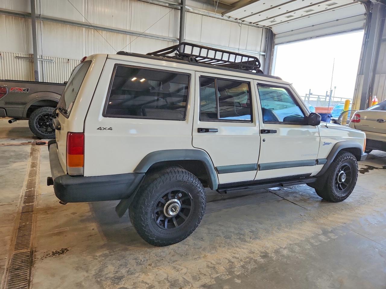 1998 Jeep Cherokee Sport White vin: 1J4FJ68S9WL271480