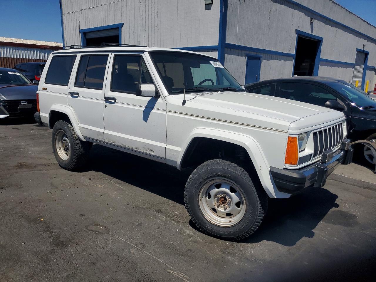 1990 Jeep Cherokee Limited White vin: 1J4FJ78L1LL180066