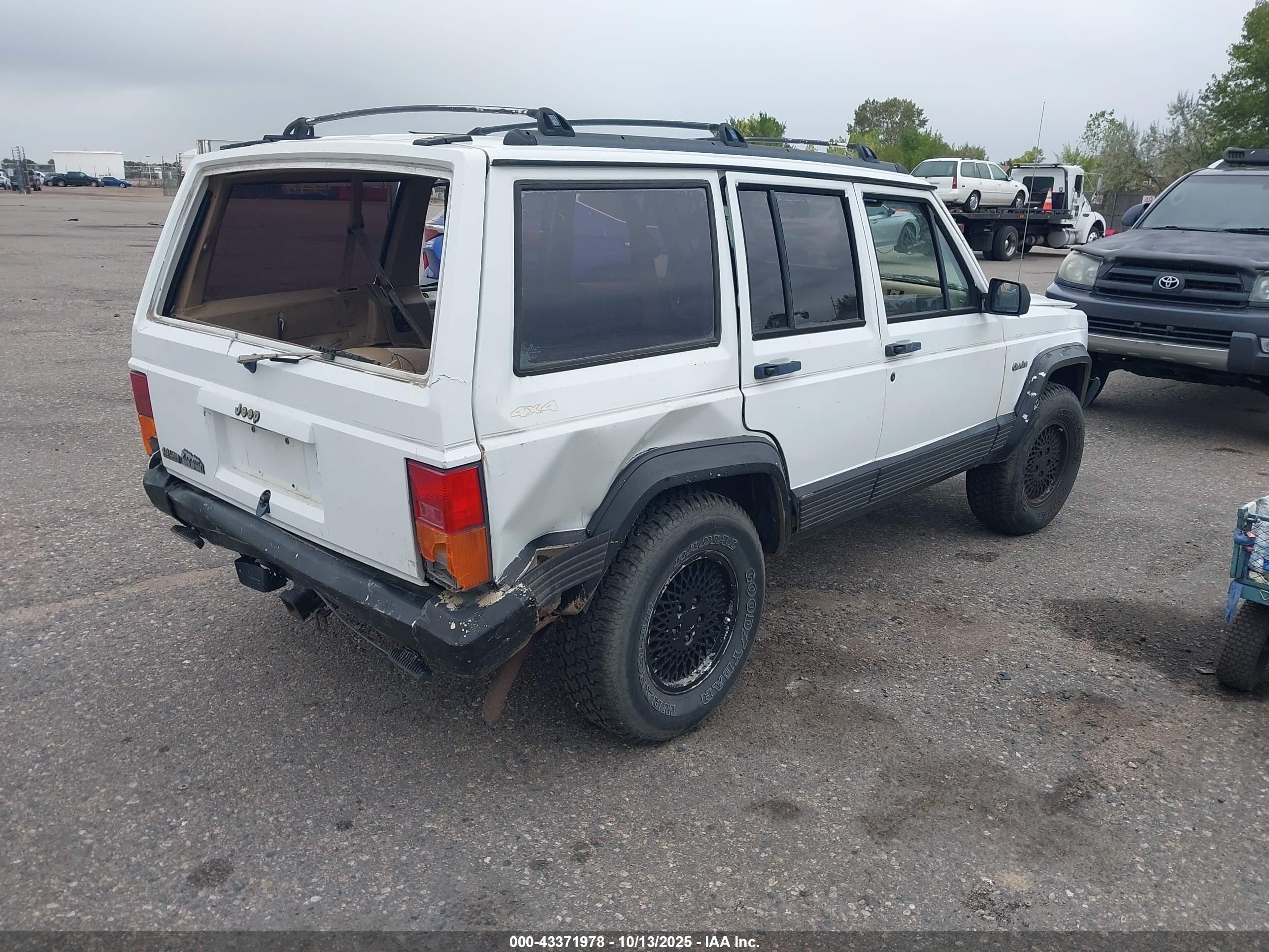 1993 Jeep Cherokee Country White vin: 1J4FJ78S2PL562474