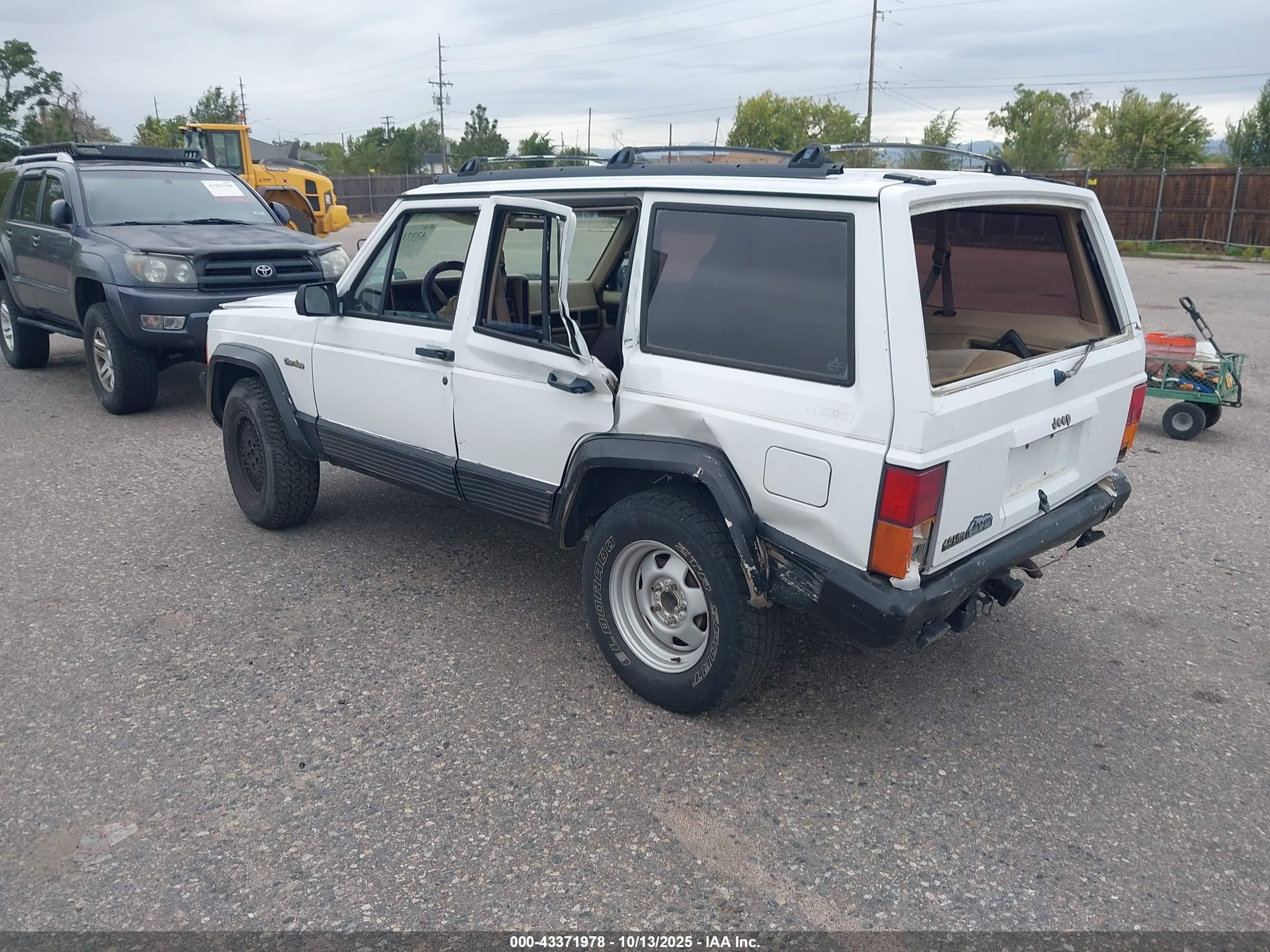 1993 Jeep Cherokee Country White vin: 1J4FJ78S2PL562474