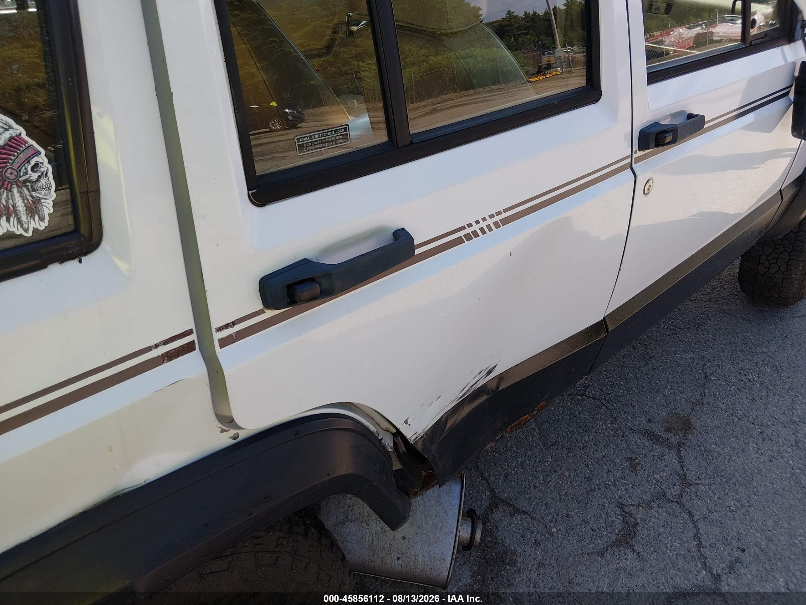 1992 Jeep Cherokee Sport White vin: 1J4FJ88S2NL138733