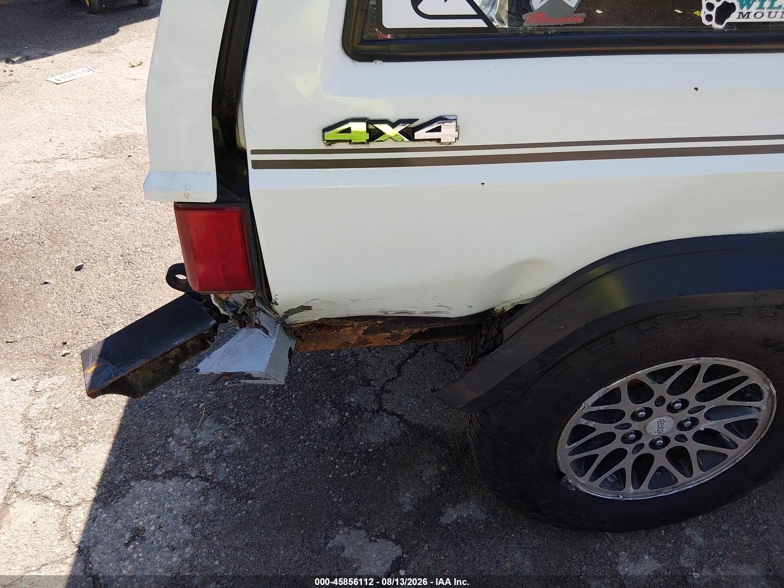 1992 Jeep Cherokee Sport White vin: 1J4FJ88S2NL138733