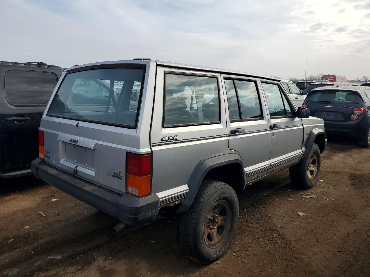 1992 Jeep Cherokee Sport Silver vin: 1J4FJ88S8NL102741