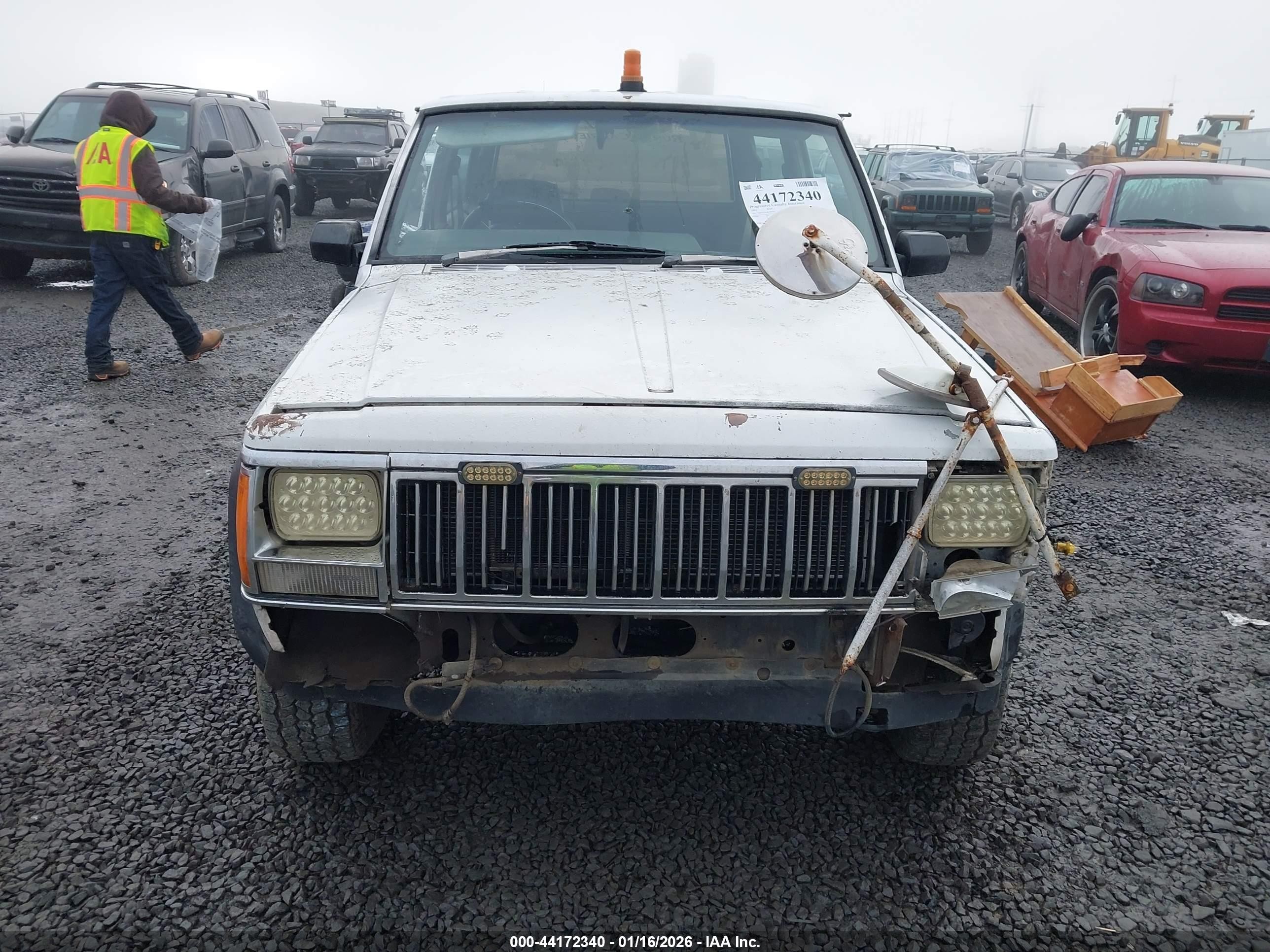 1993 Jeep Cherokee Postal White vin: 1J4FN21S3PL543353