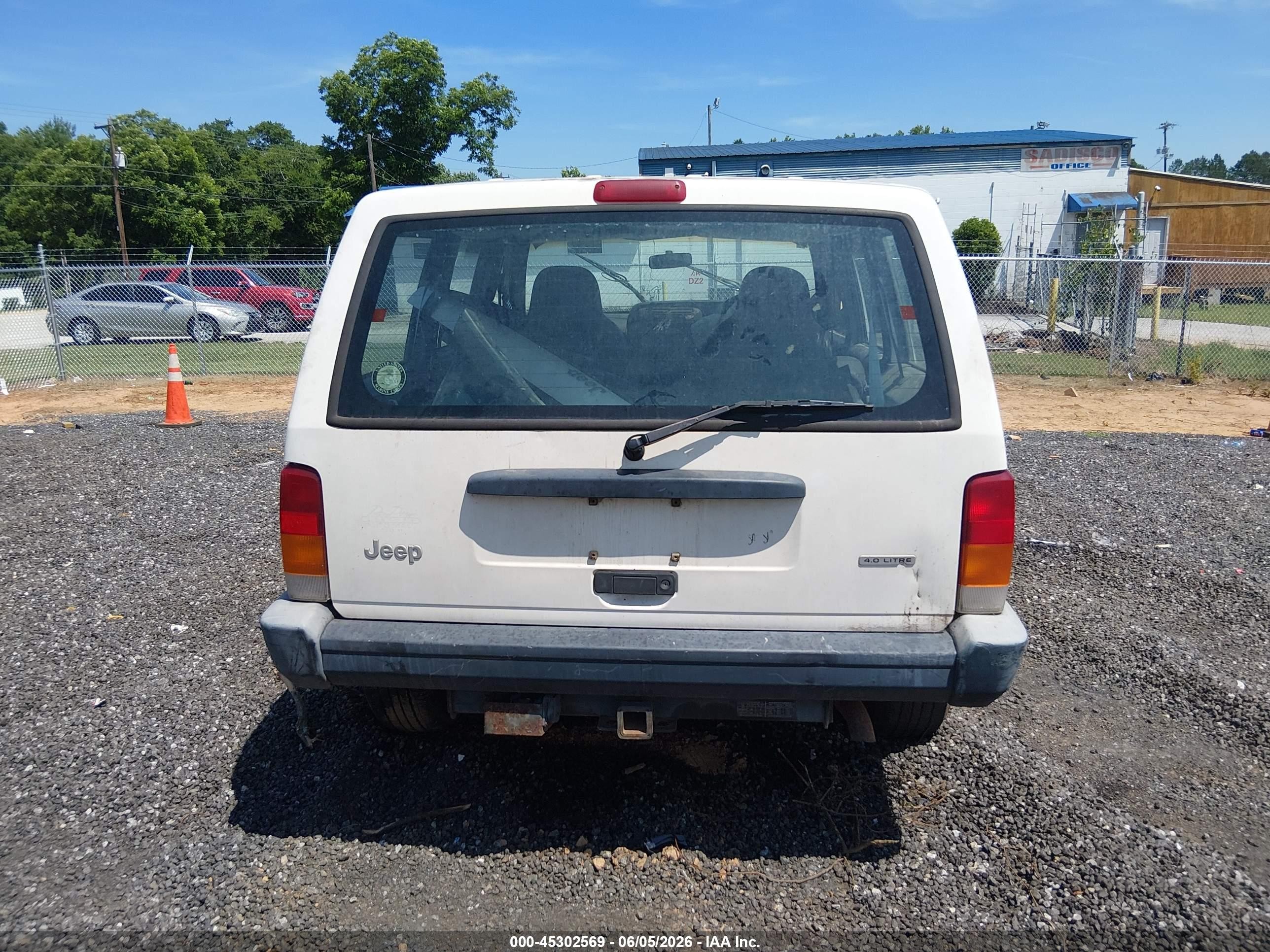2000 Jeep Cherokee Rhd Rural Letter Carrier White vin: 1J4FN28S9YL164820