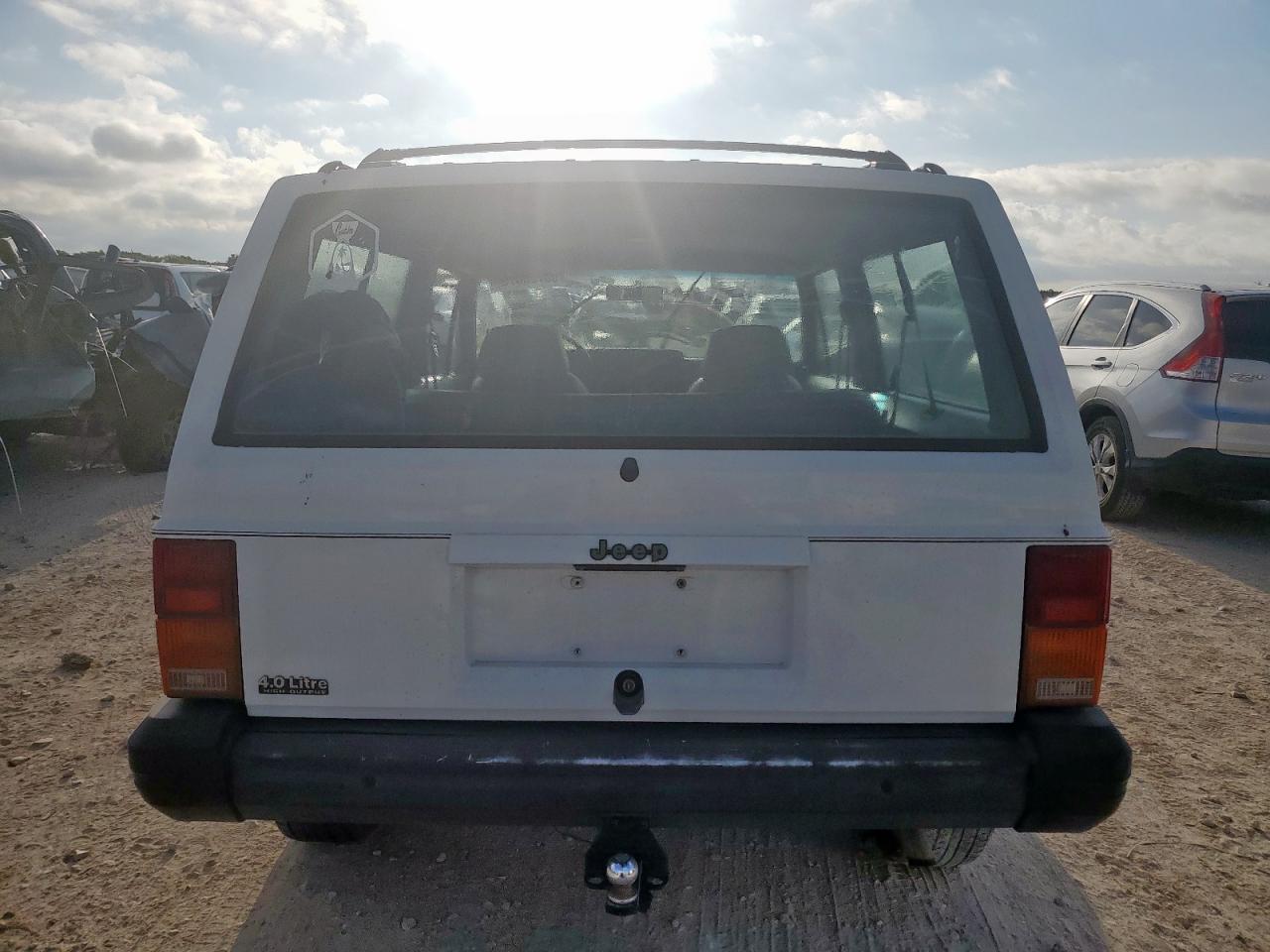 1993 Jeep Cherokee White vin: 1J4FT27S6PL626062