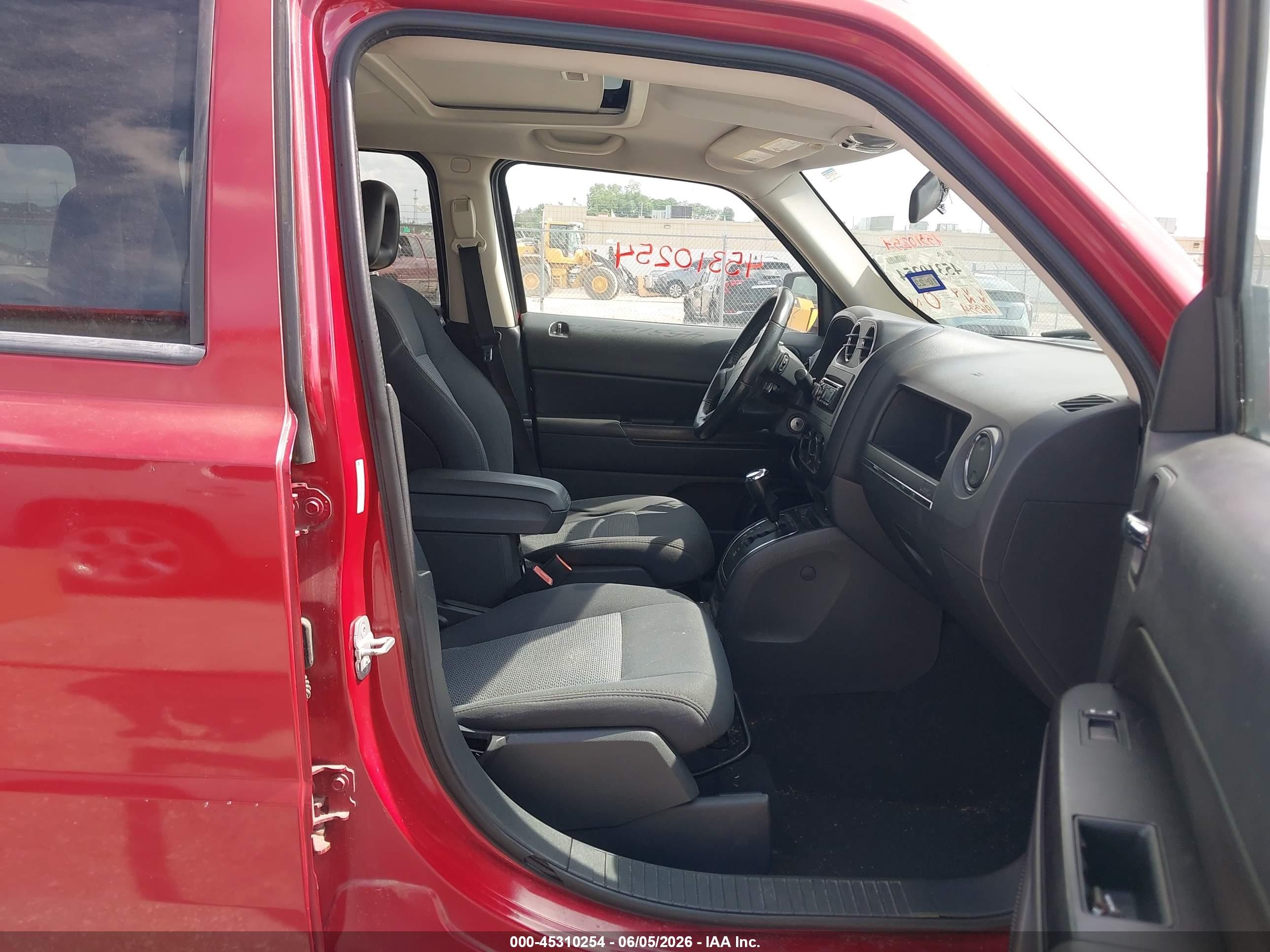 2009 Jeep Patriot Sport Red vin: 1J4FT28B09D103020