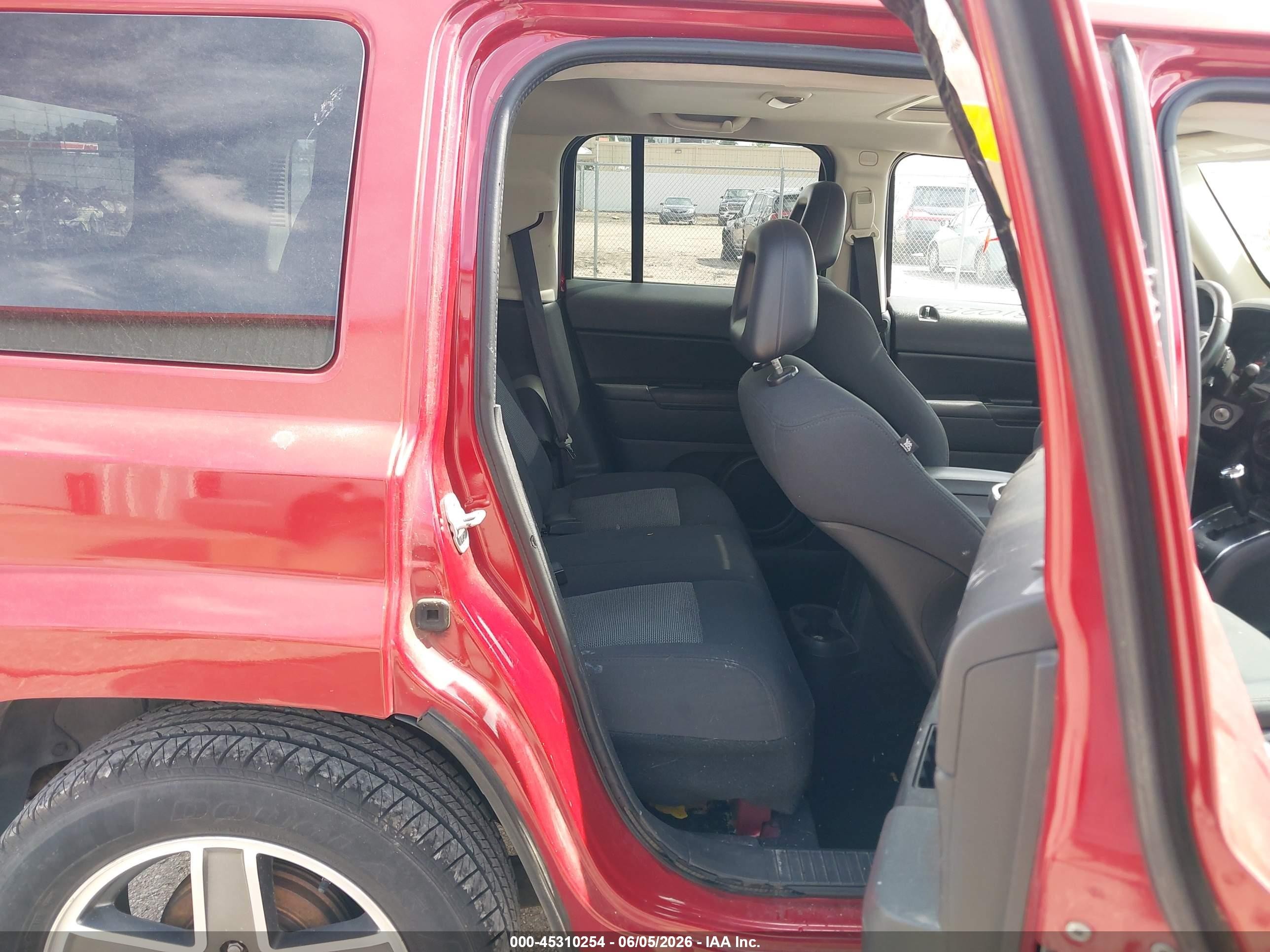 2009 Jeep Patriot Sport Red vin: 1J4FT28B09D103020