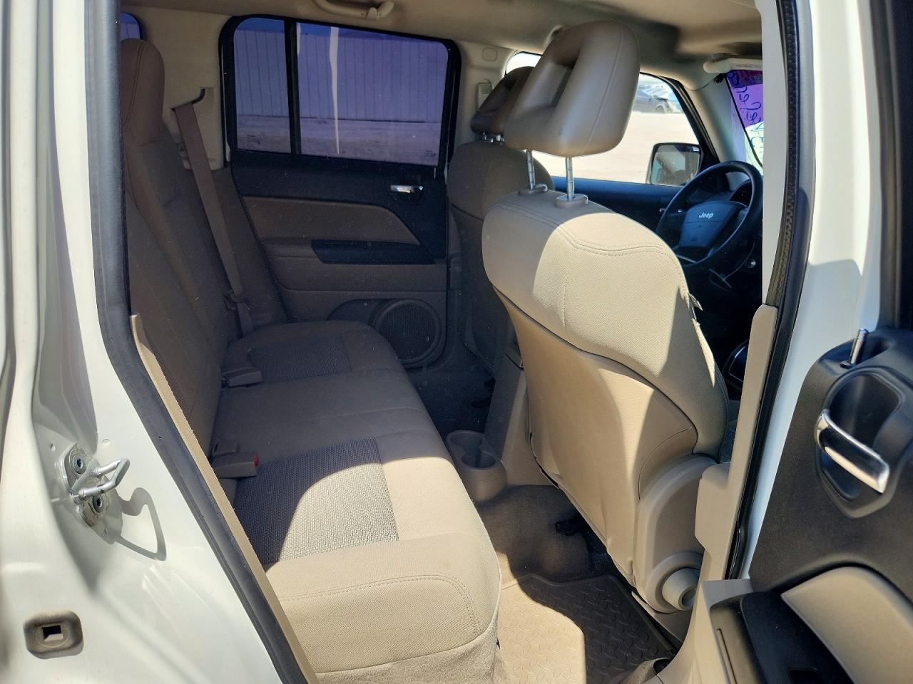 2009 Jeep Patriot Sport White vin: 1J4FT28B09D155148