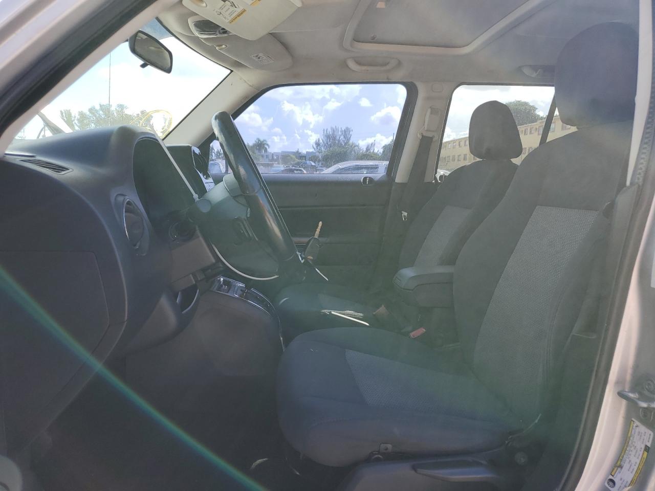 2009 Jeep Patriot Sport Silver vin: 1J4FT28B29D154745