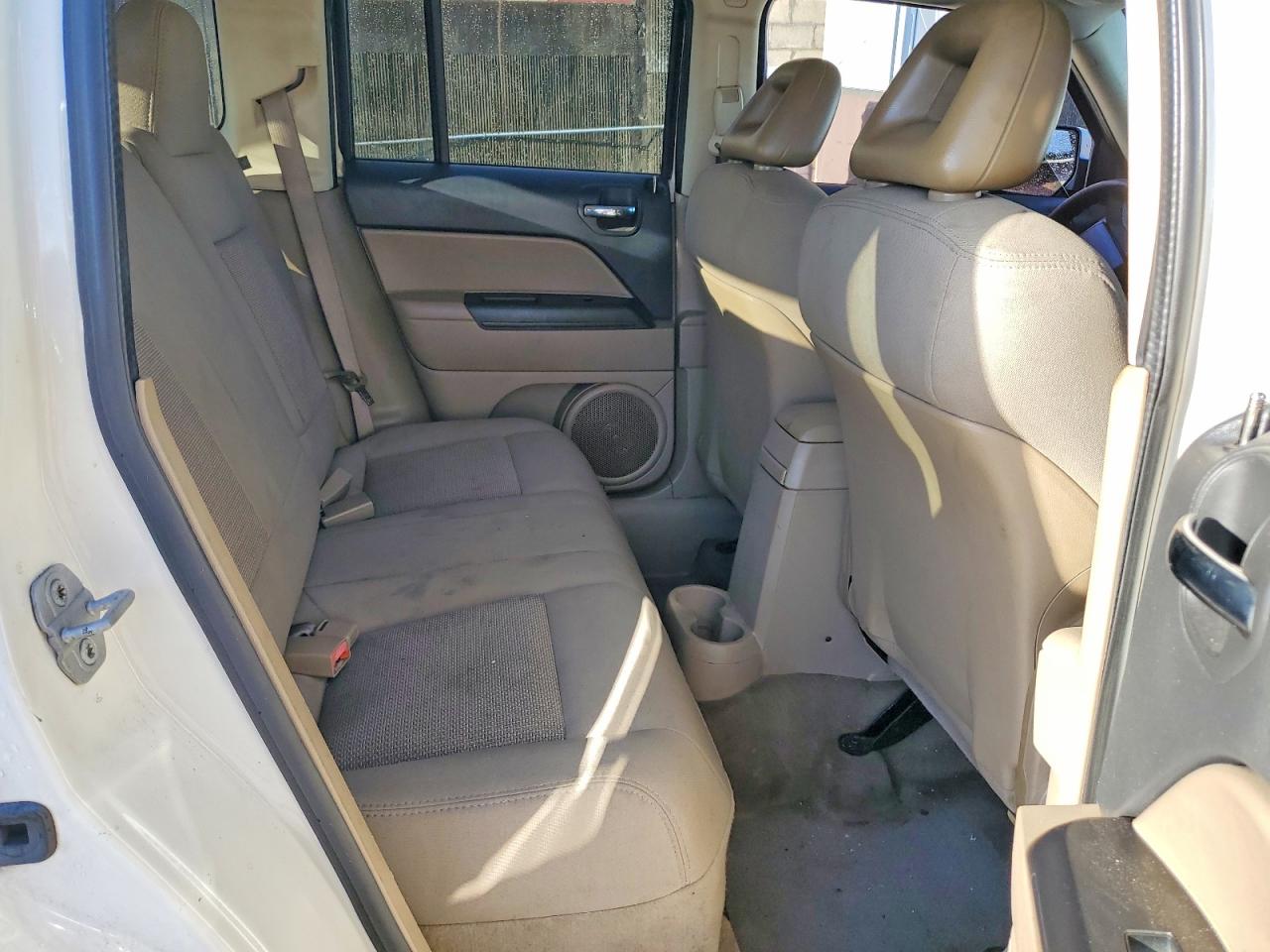 2009 Jeep Patriot Sport White vin: 1J4FT28B49D194681