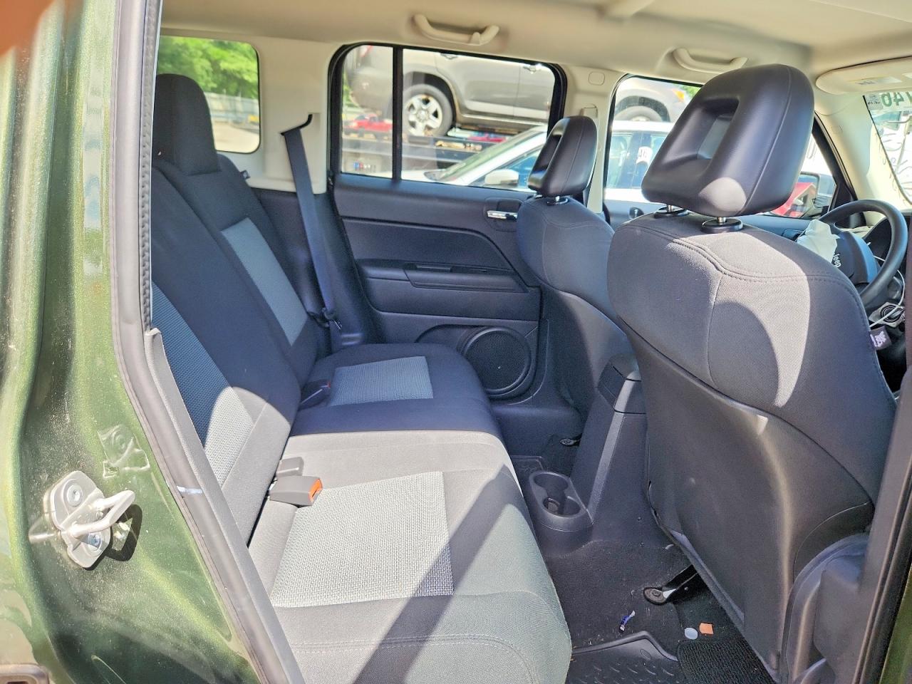 2009 Jeep Patriot Sport Green vin: 1J4FT28B49D194826