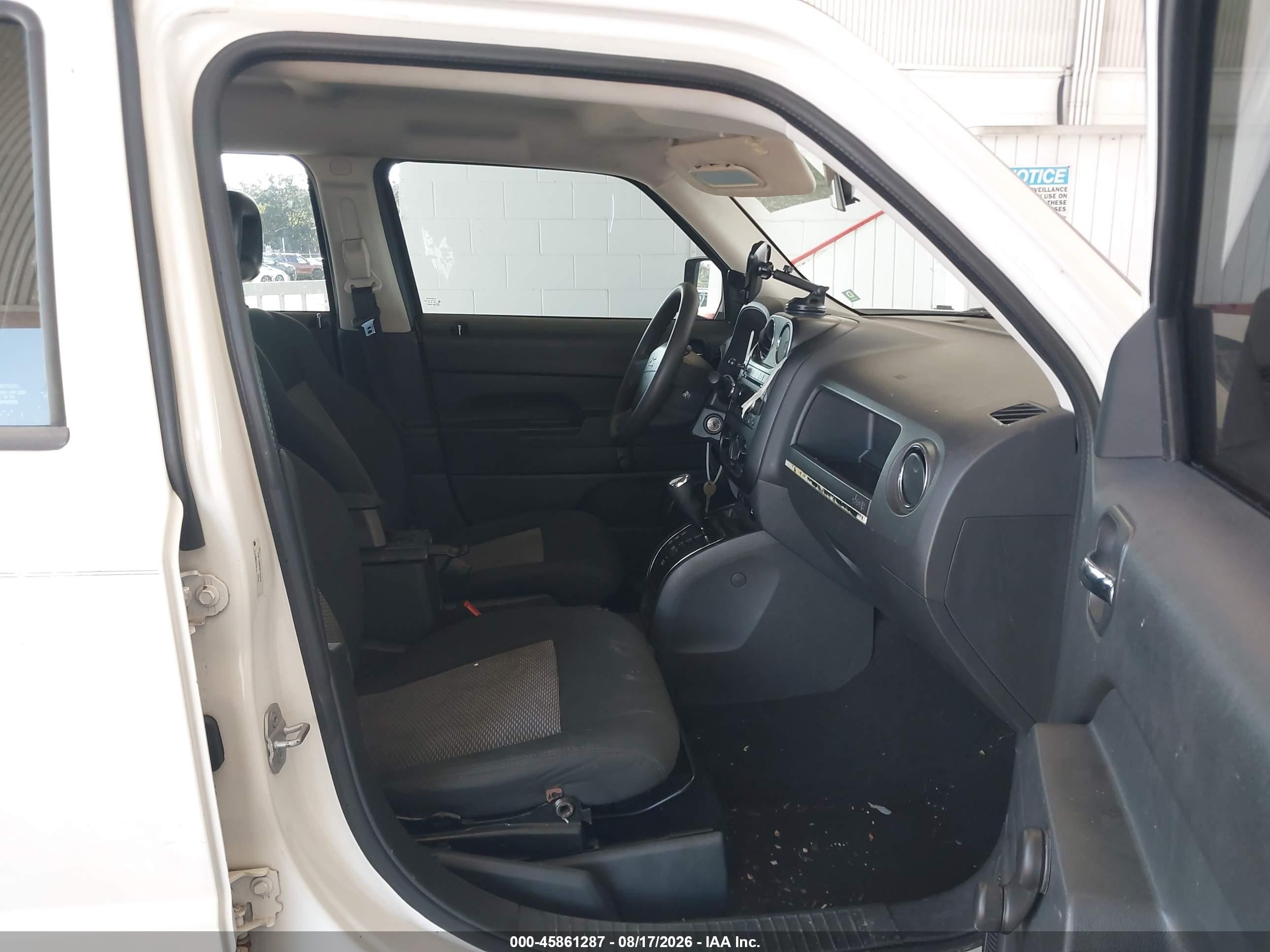 2009 Jeep Patriot Sport White vin: 1J4FT28B69D122879