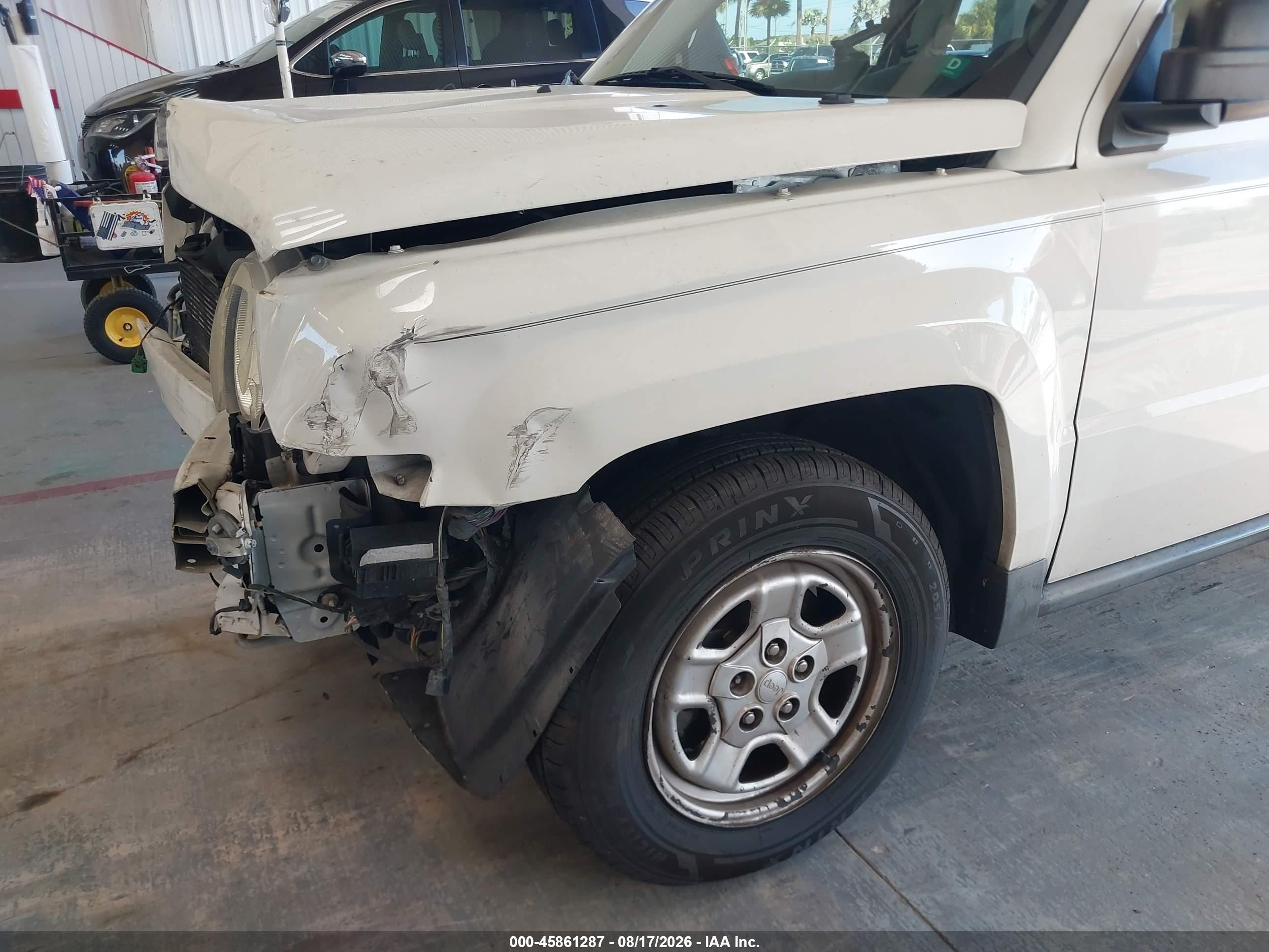 2009 Jeep Patriot Sport White vin: 1J4FT28B69D122879