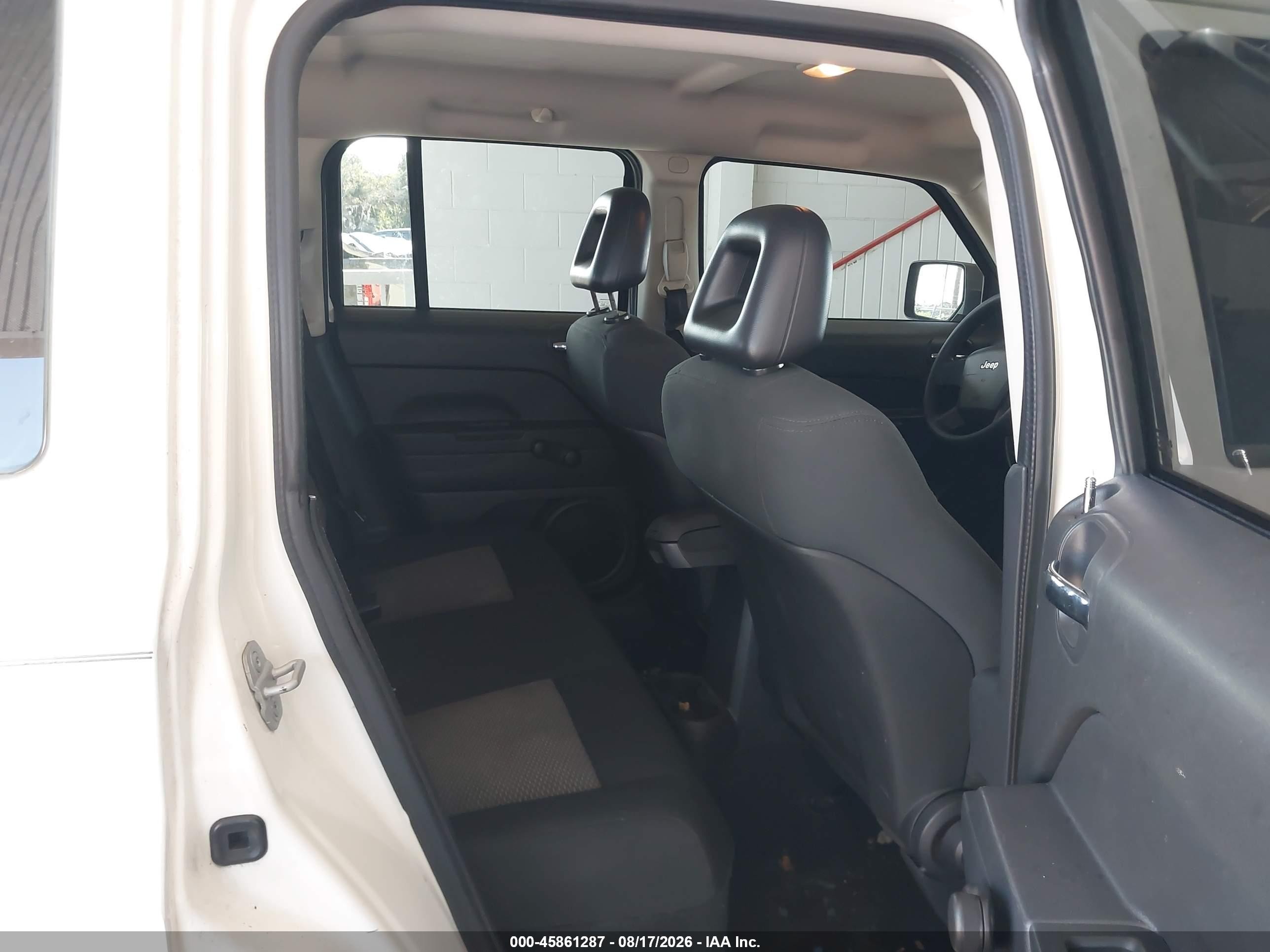 2009 Jeep Patriot Sport White vin: 1J4FT28B69D122879