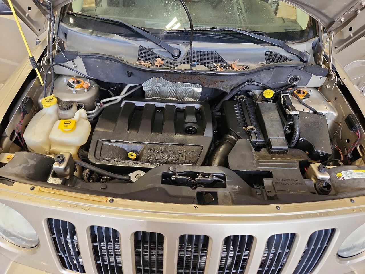2009 Jeep Patriot Sport Tan vin: 1J4FT28B89D195087