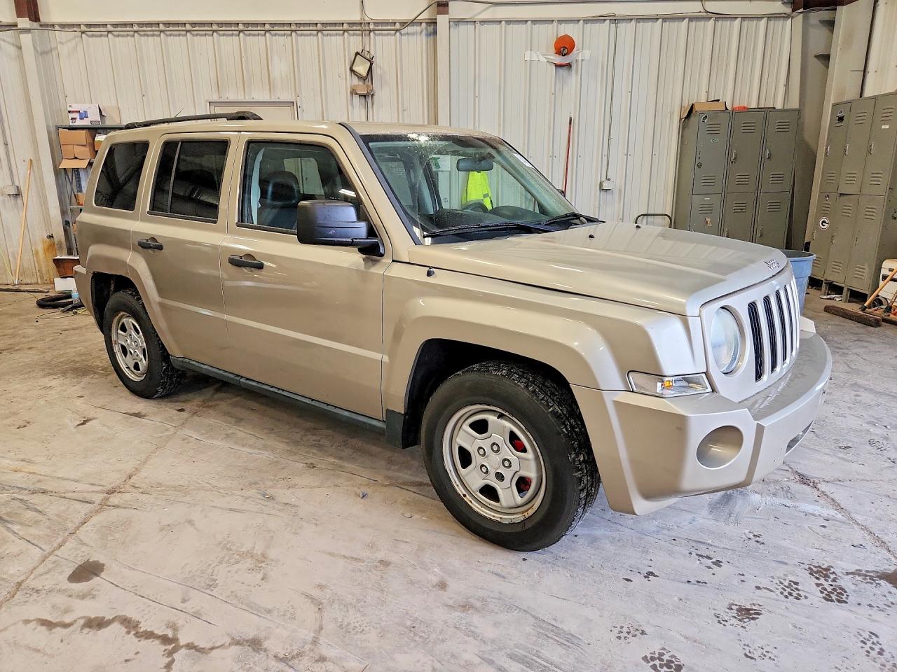 2009 Jeep Patriot Sport Tan vin: 1J4FT28B89D195087