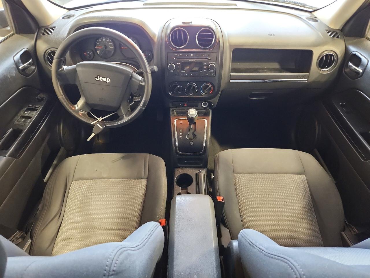 2009 Jeep Patriot Sport Tan vin: 1J4FT28B89D195087