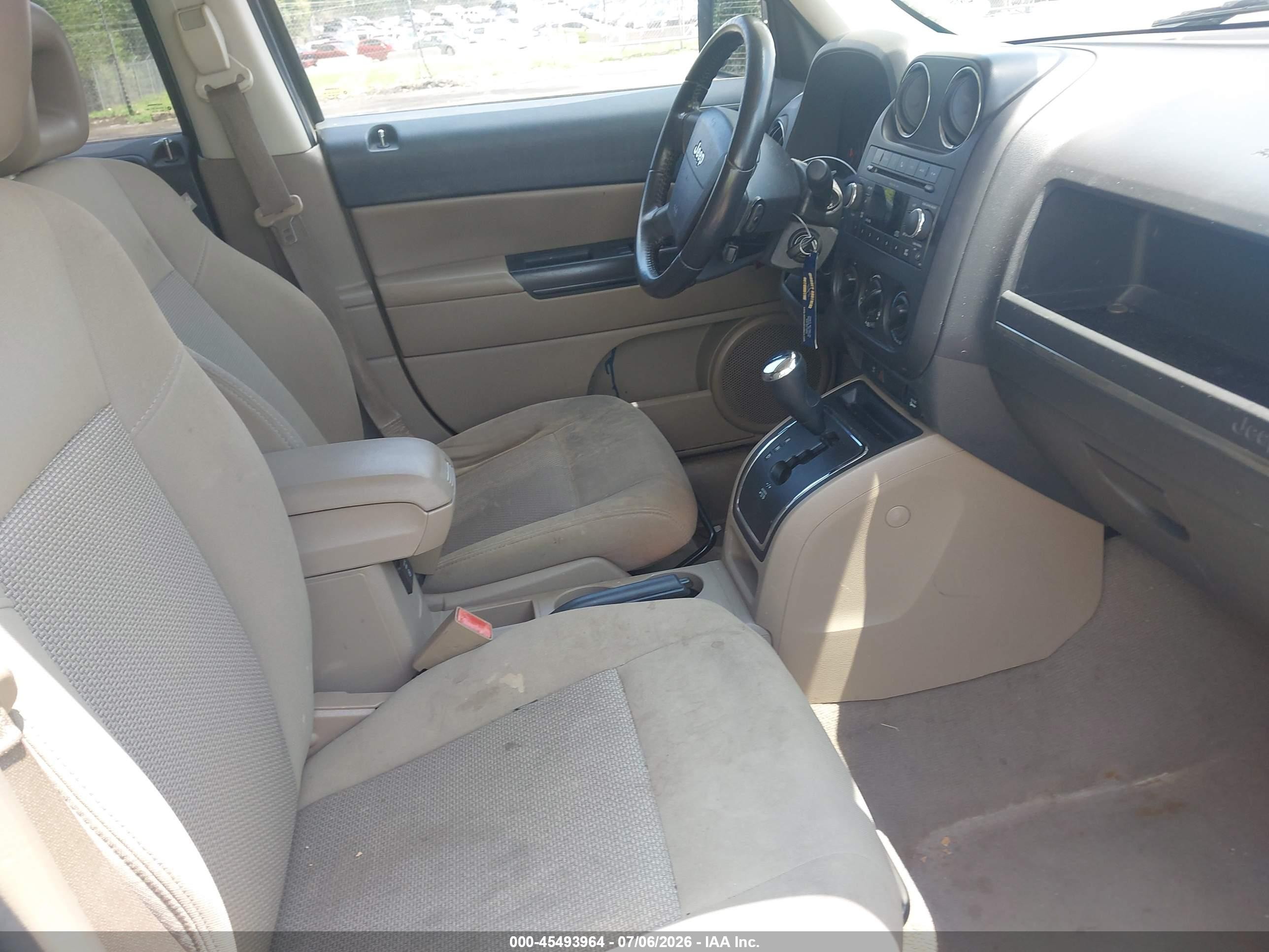 2009 Jeep Patriot Sport Золотой vin: 1J4FT28B99D208638