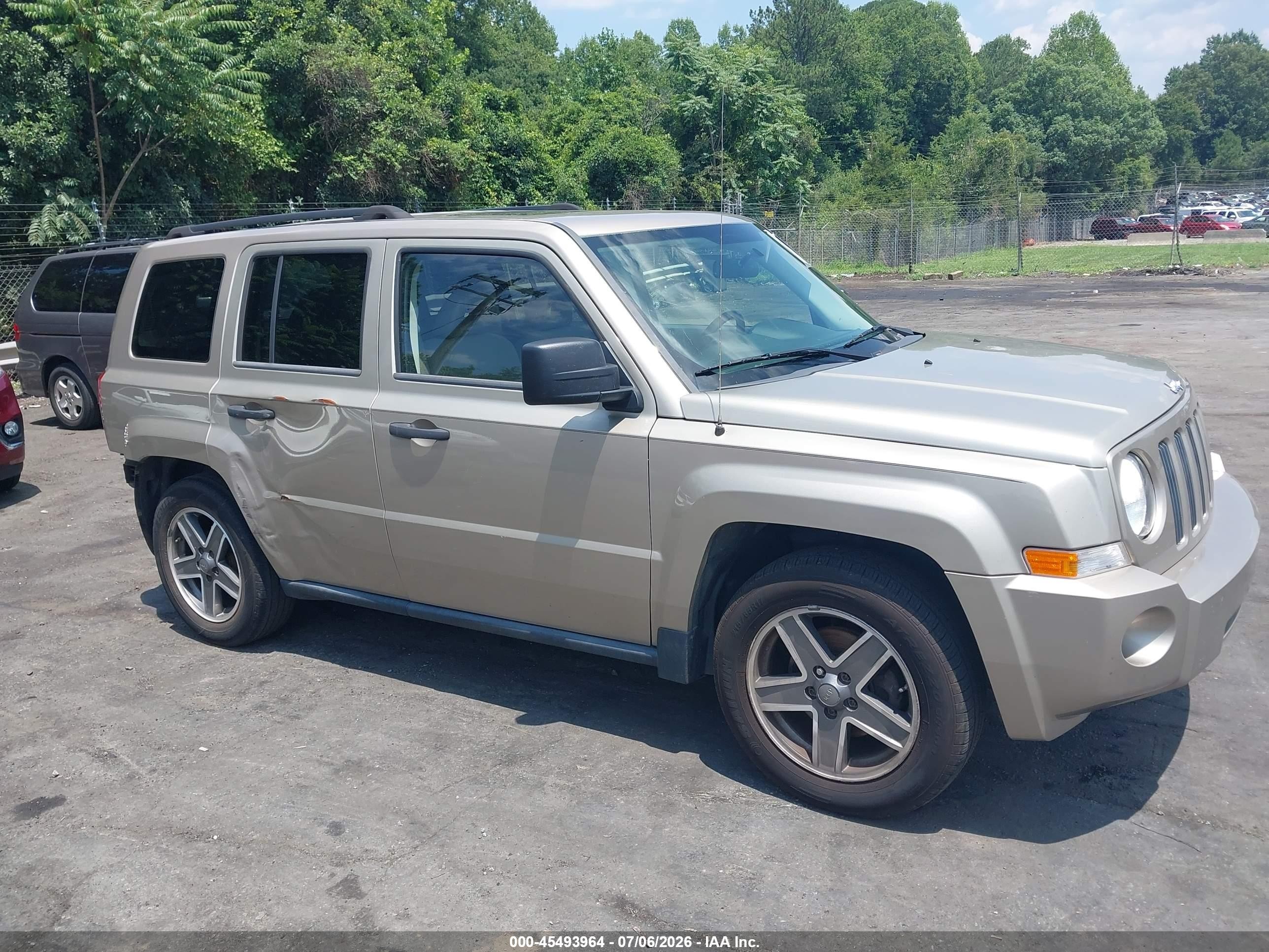 2009 Jeep Patriot Sport Золотой vin: 1J4FT28B99D208638