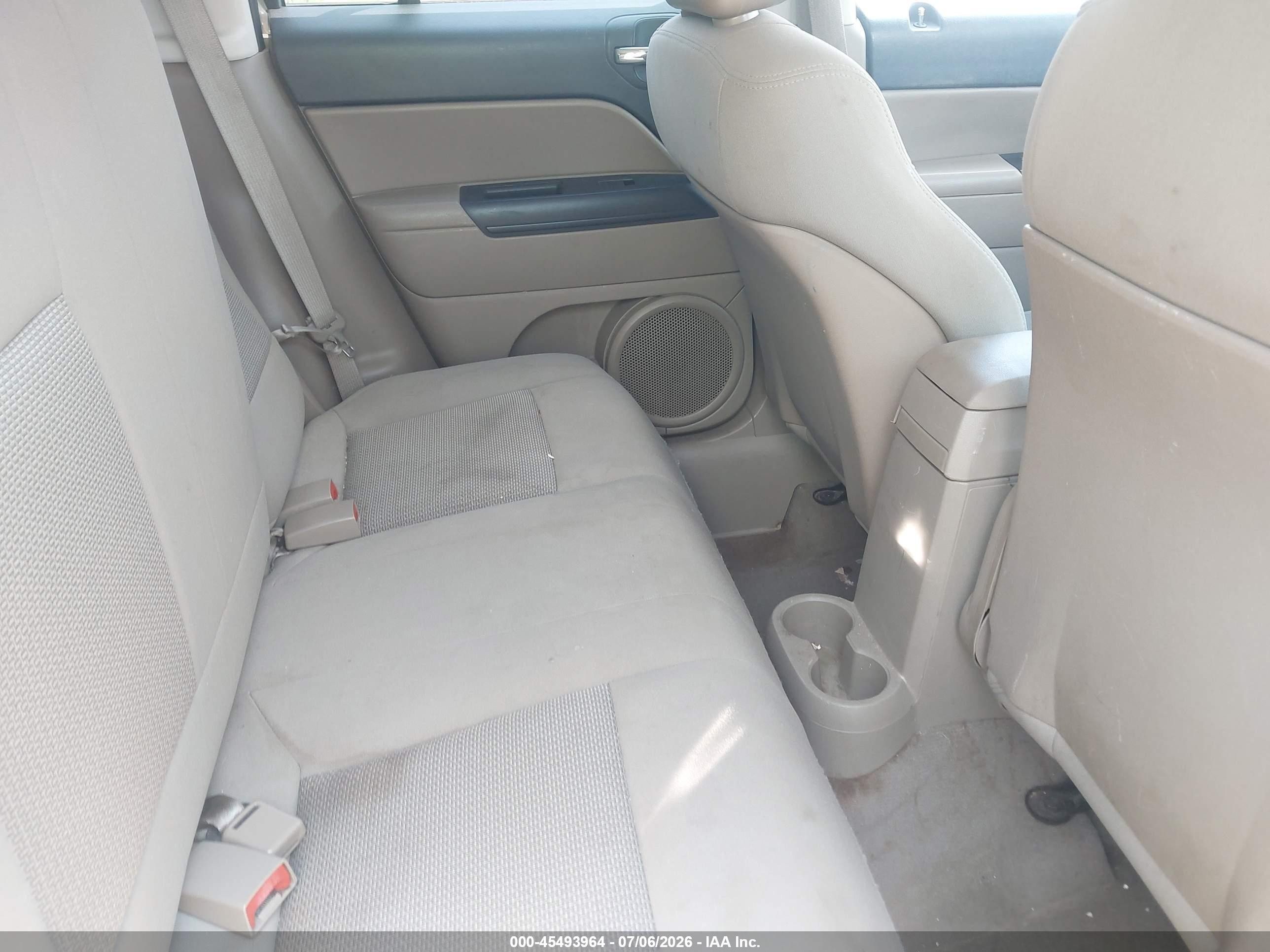 2009 Jeep Patriot Sport Золотой vin: 1J4FT28B99D208638