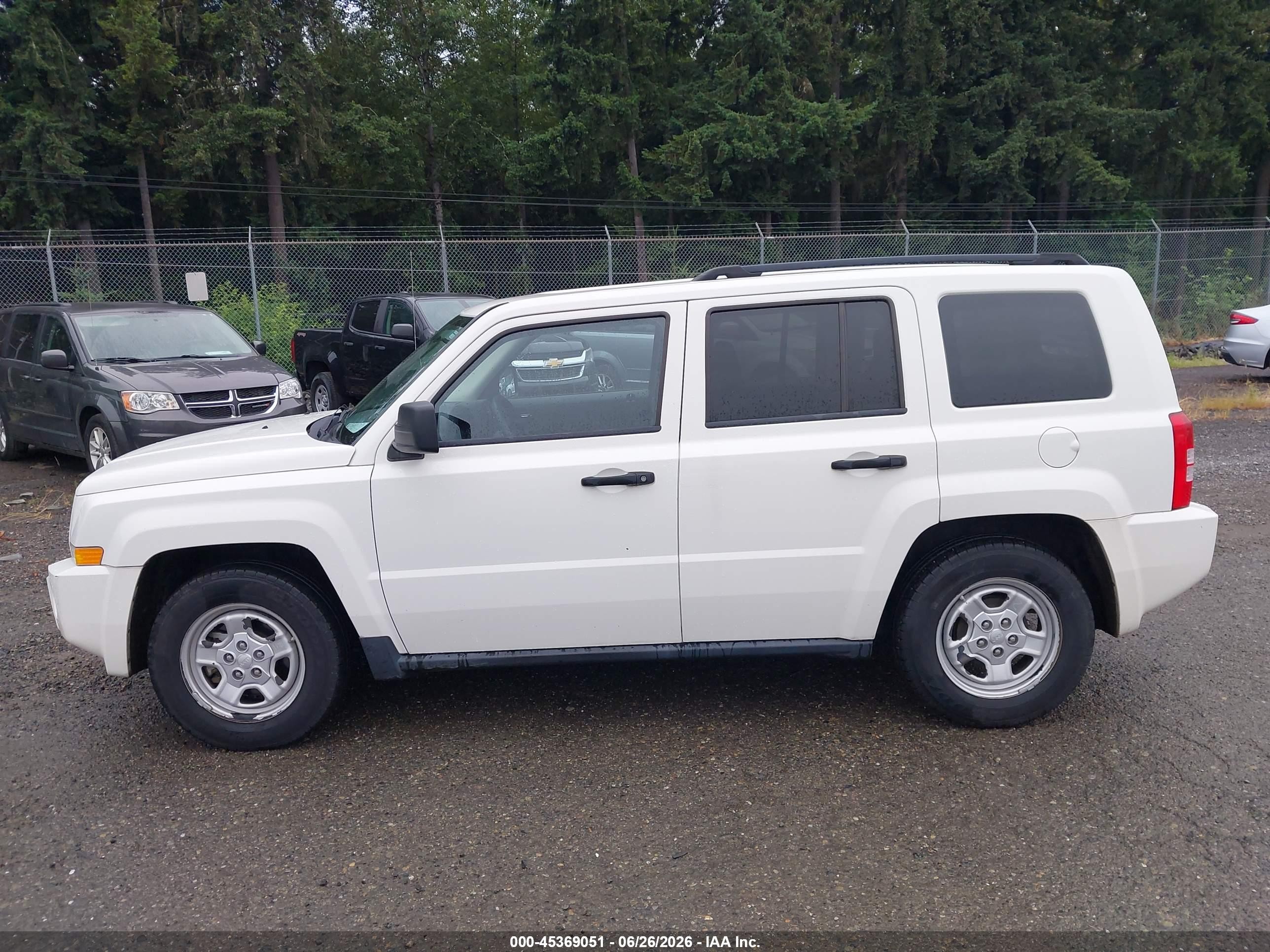 2009 Jeep Patriot Sport White vin: 1J4FT28B99D255989