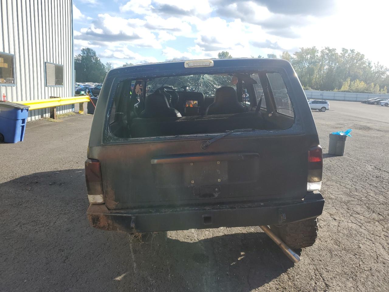 1999 Jeep Cherokee Se Black vin: 1J4FT28P3XL595475
