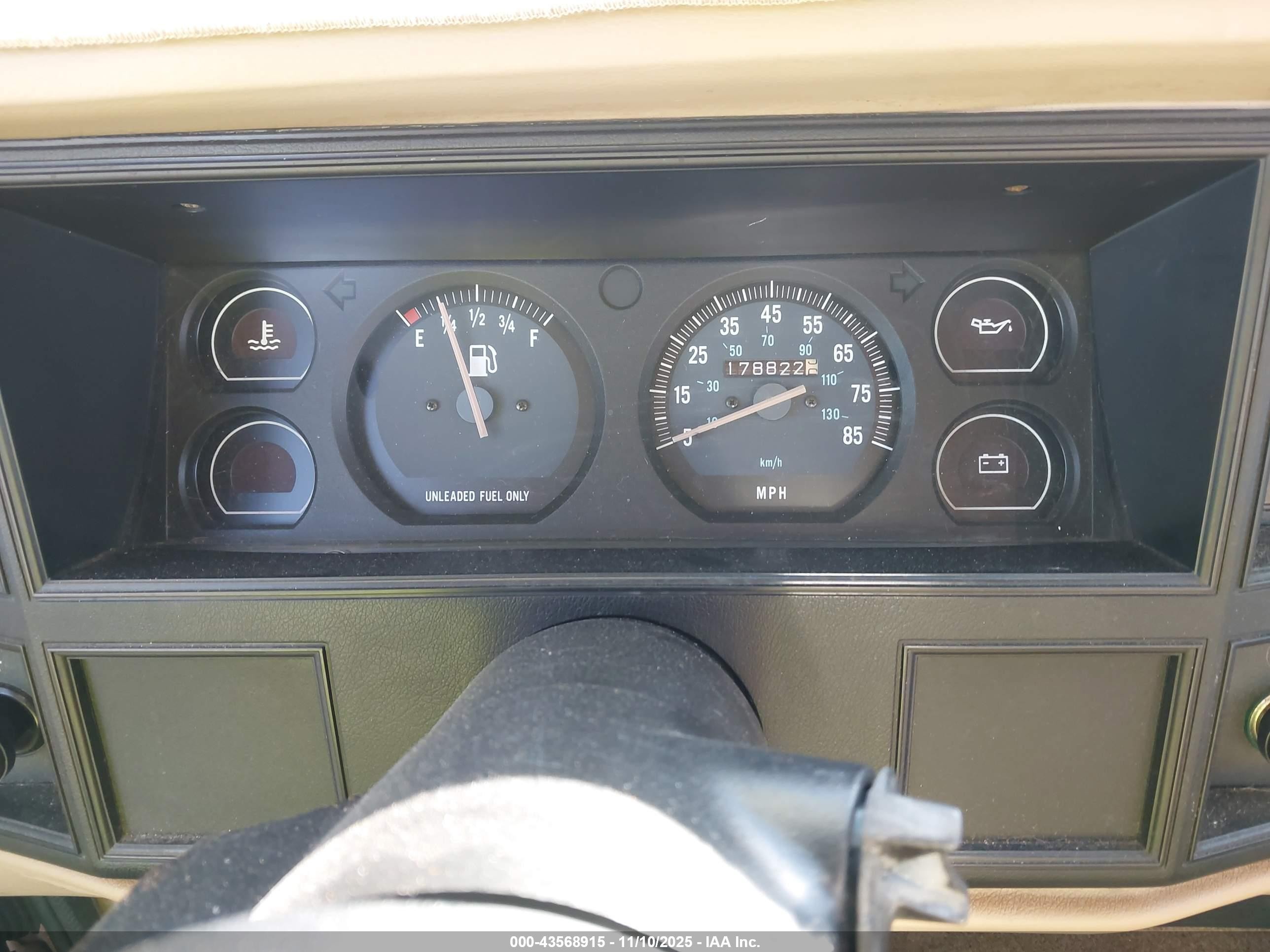 1993 Jeep Cherokee   Beige vin: 1J4FT28S1PL565718