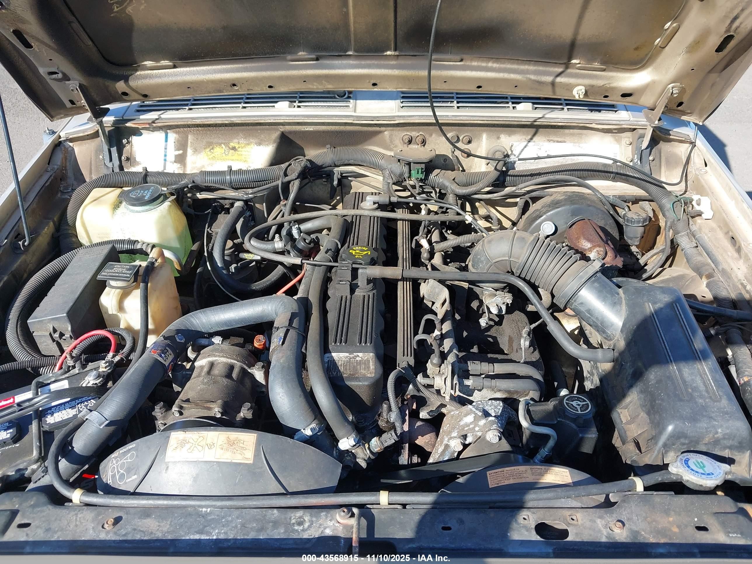 1993 Jeep Cherokee   Beige vin: 1J4FT28S1PL565718