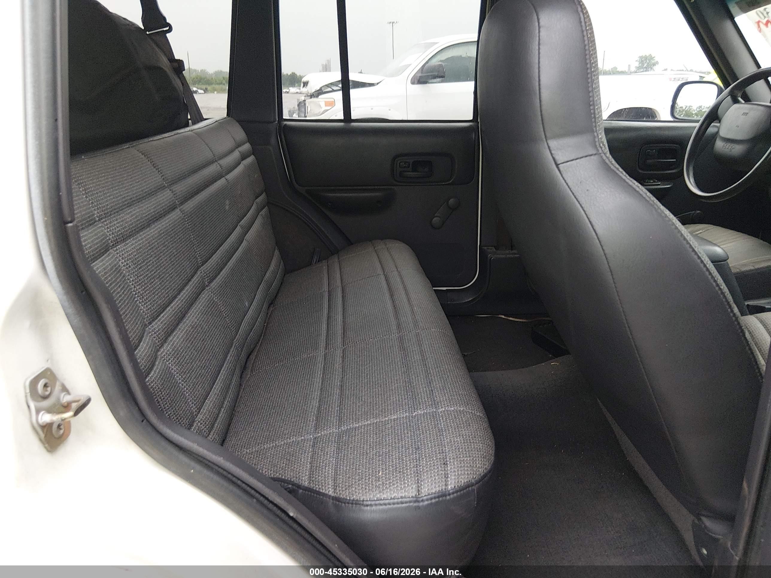 2000 Jeep Cherokee Se Белый vin: 1J4FT28S1YL171962