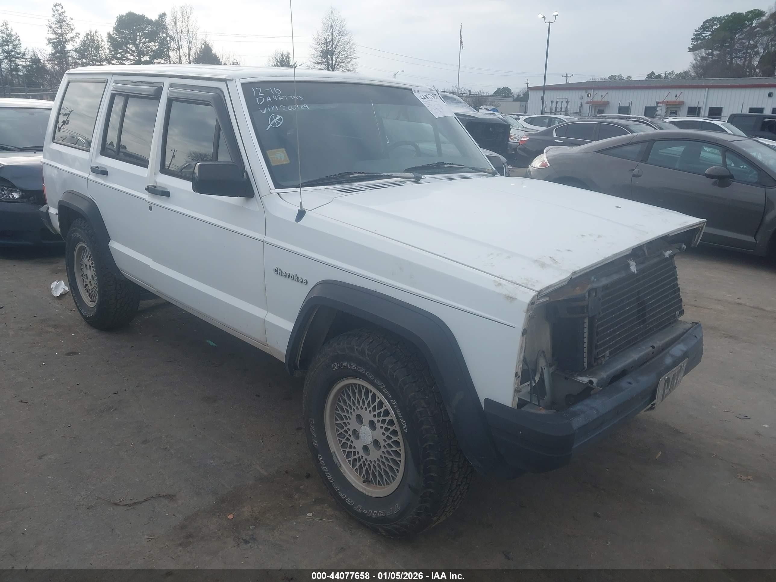 1992 Jeep Cherokee   White vin: 1J4FT28S2NL226429