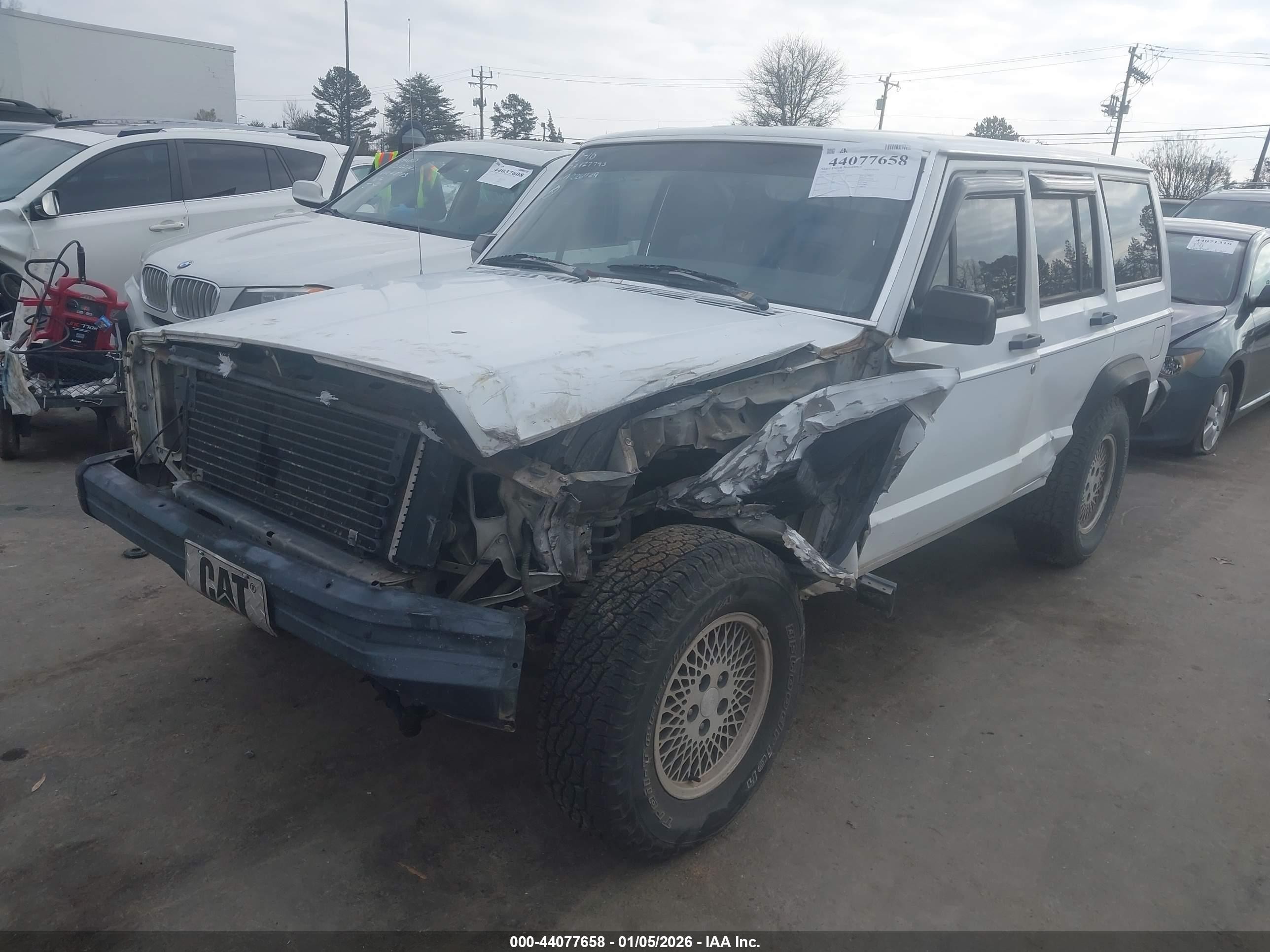1992 Jeep Cherokee   White vin: 1J4FT28S2NL226429