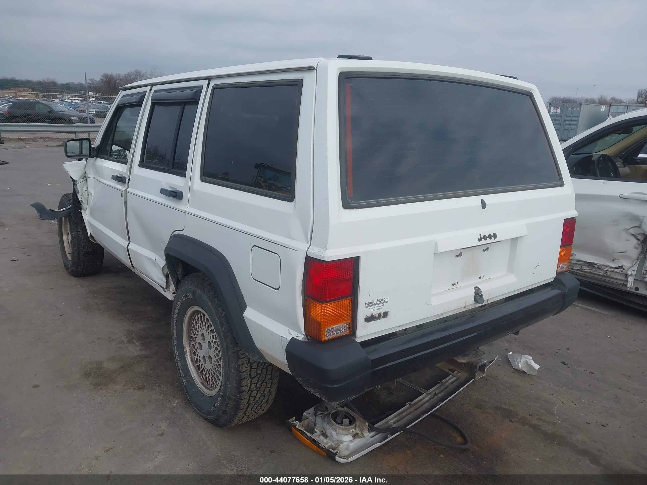 1992 Jeep Cherokee   White vin: 1J4FT28S2NL226429