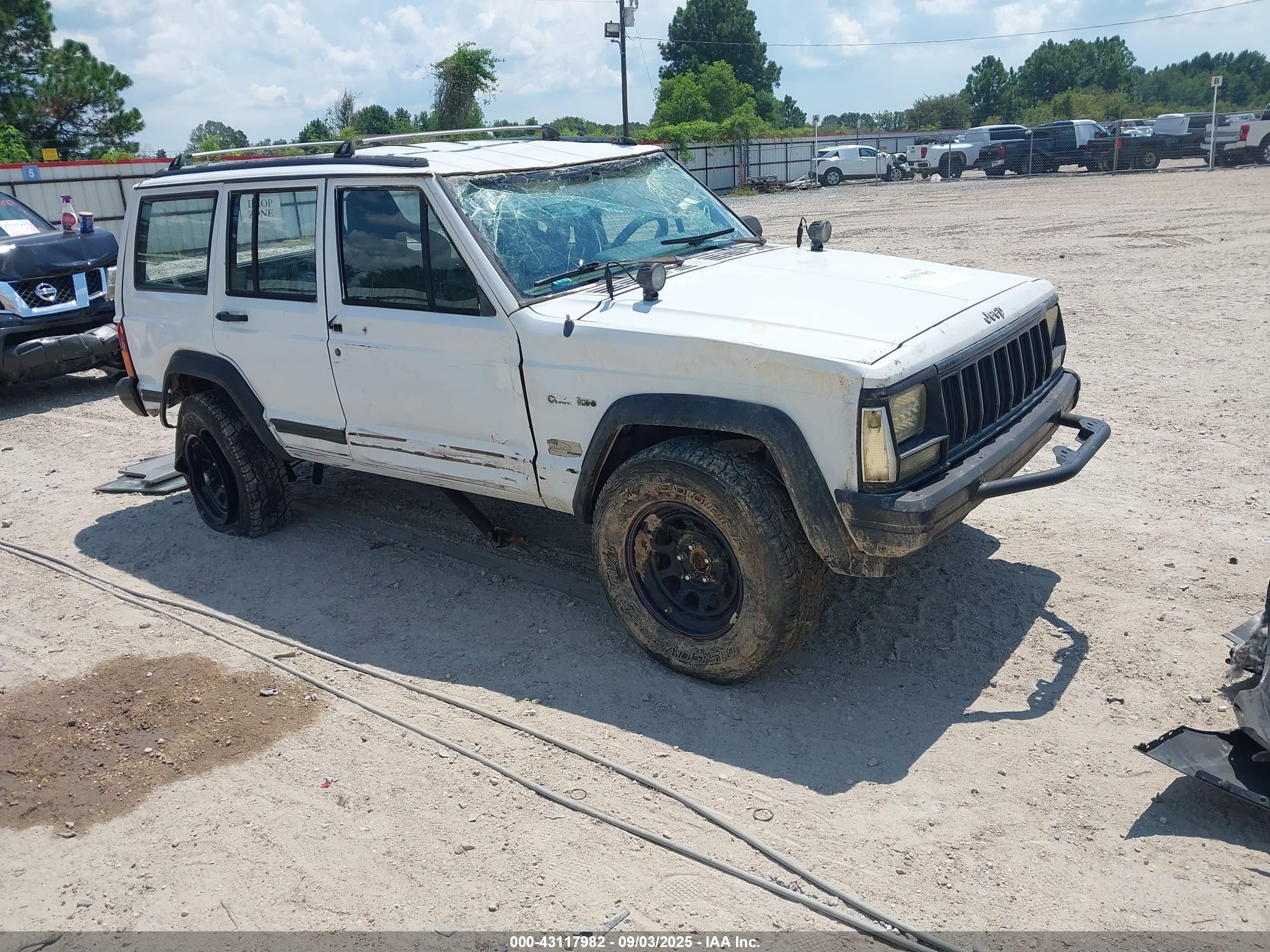 1993 Jeep Cherokee   White vin: 1J4FT28S5PL640159