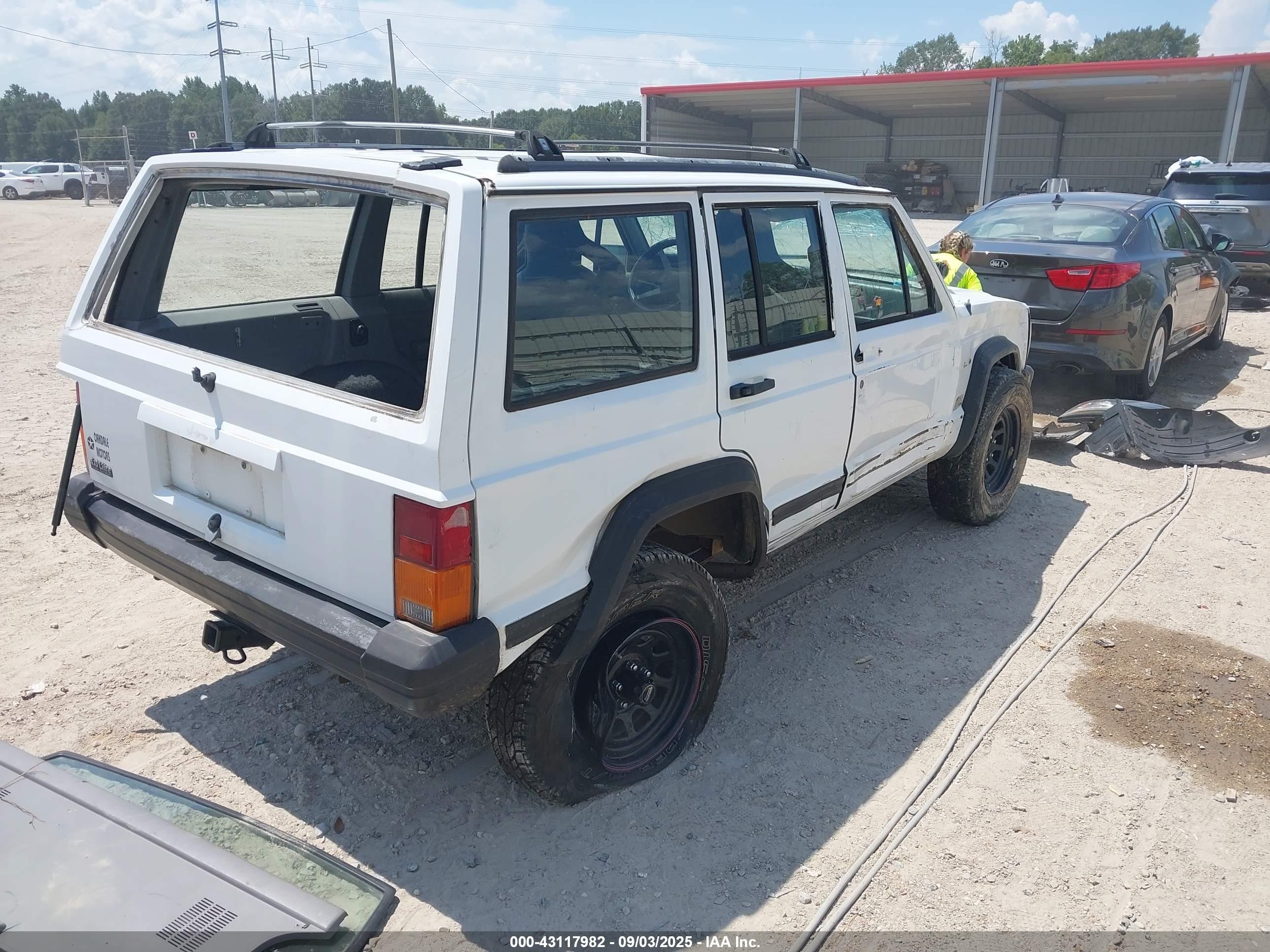 1993 Jeep Cherokee   White vin: 1J4FT28S5PL640159