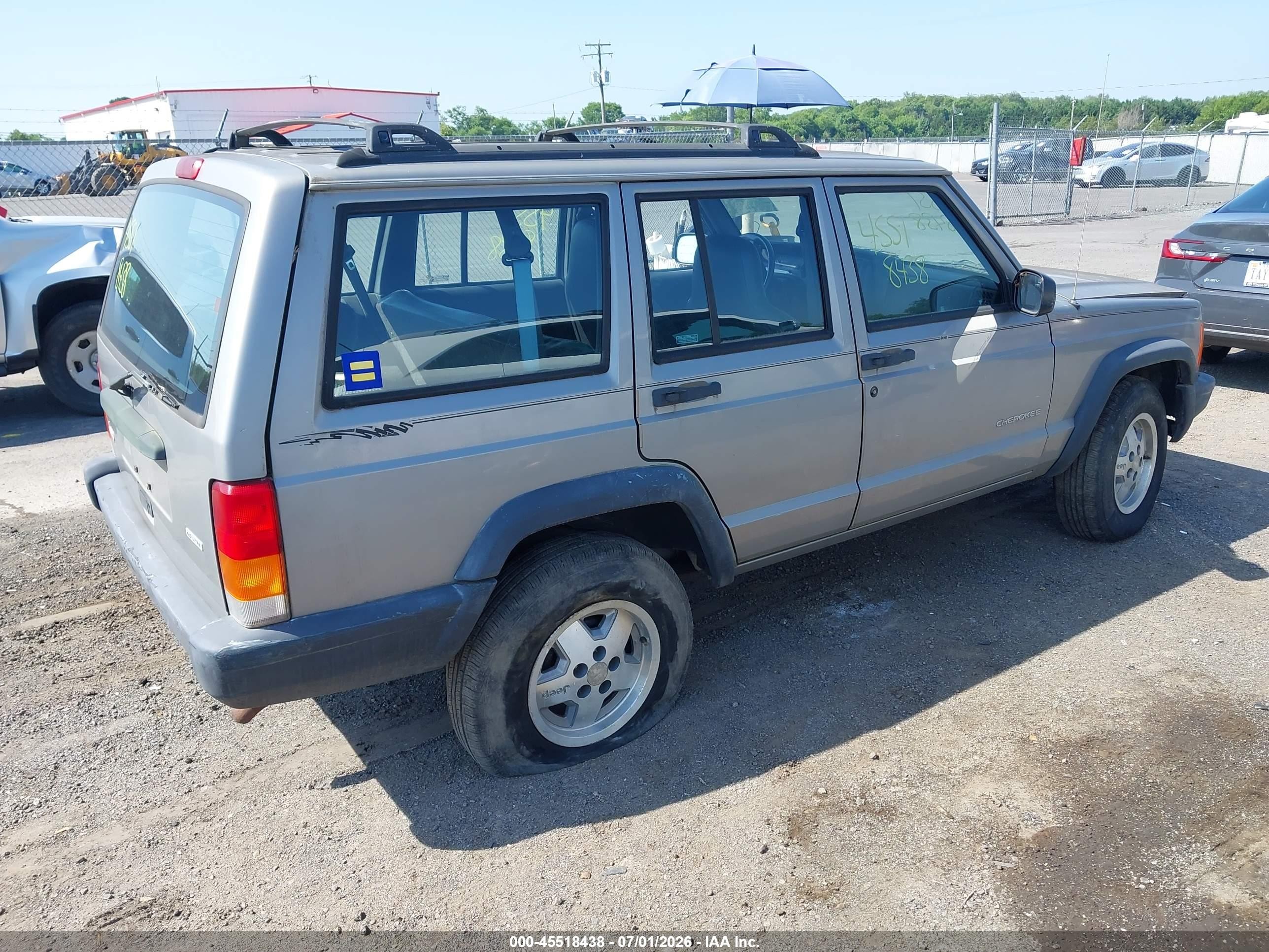 2000 Jeep Cherokee Se Silver vin: 1J4FT28S6YL216278