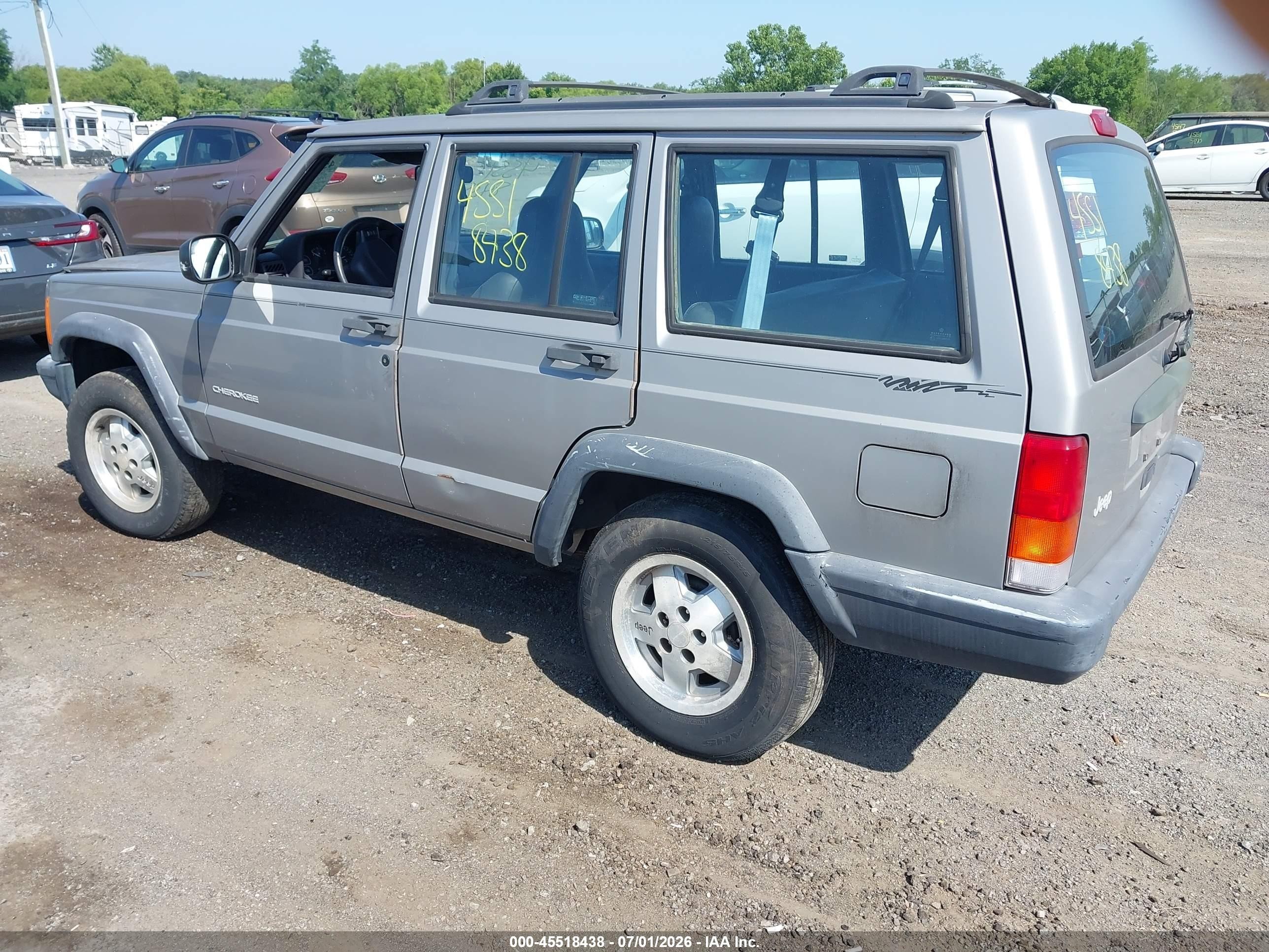 2000 Jeep Cherokee Se Silver vin: 1J4FT28S6YL216278