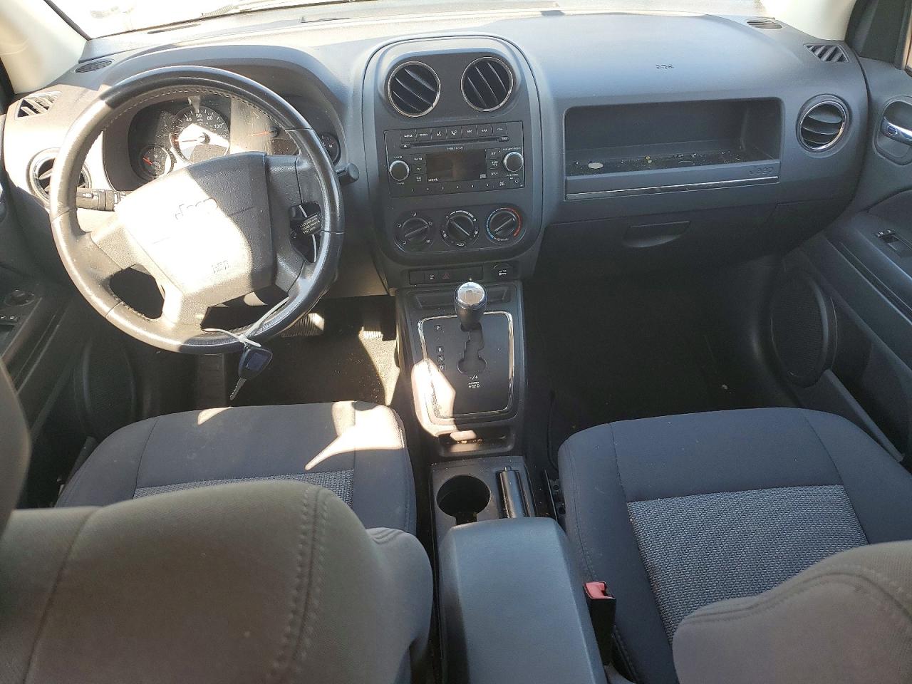 2009 Jeep Compass Sport Silver vin: 1J4FT47A19D139593