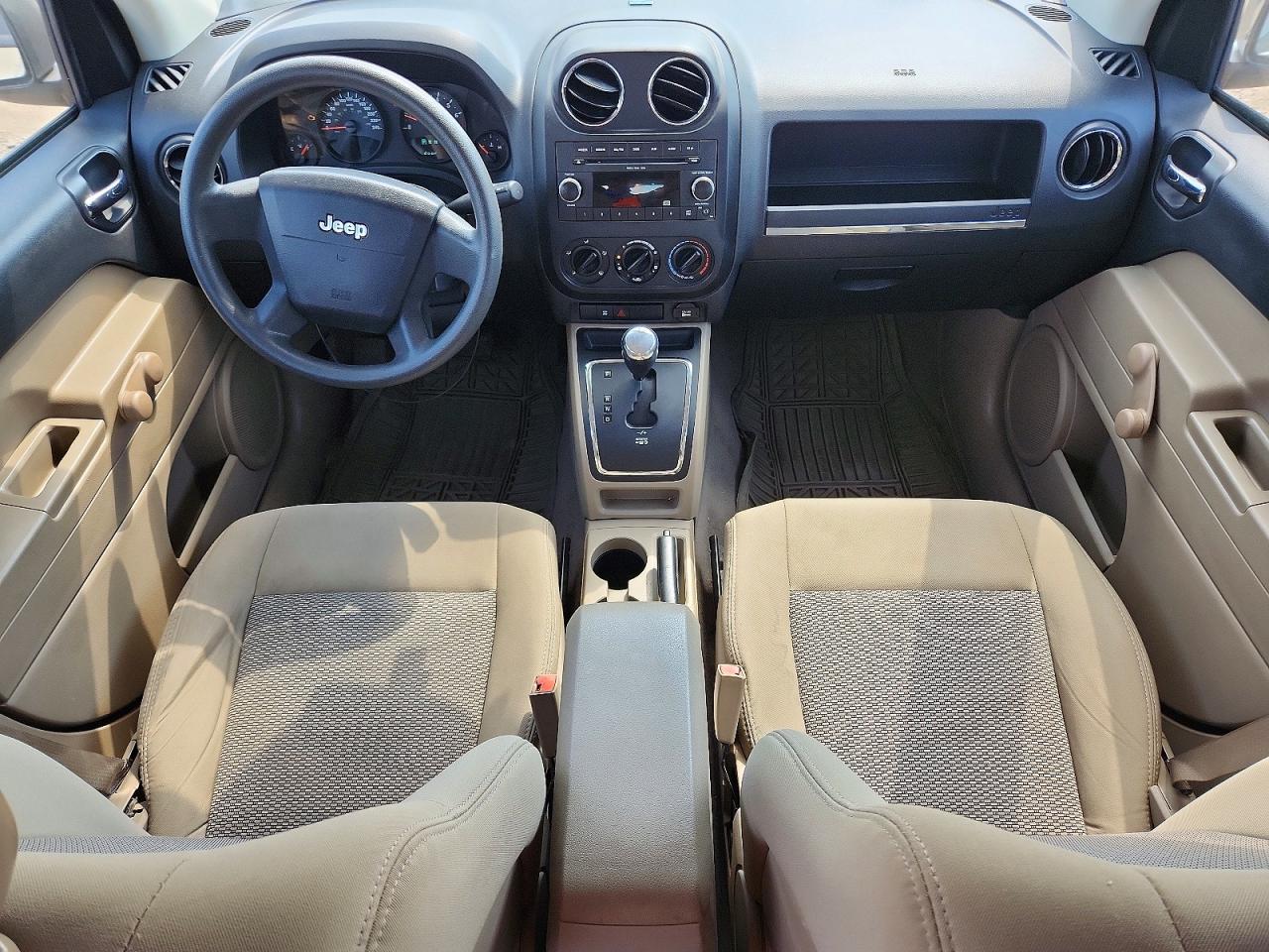 2009 Jeep Compass Sport Золотой vin: 1J4FT47A69D173853